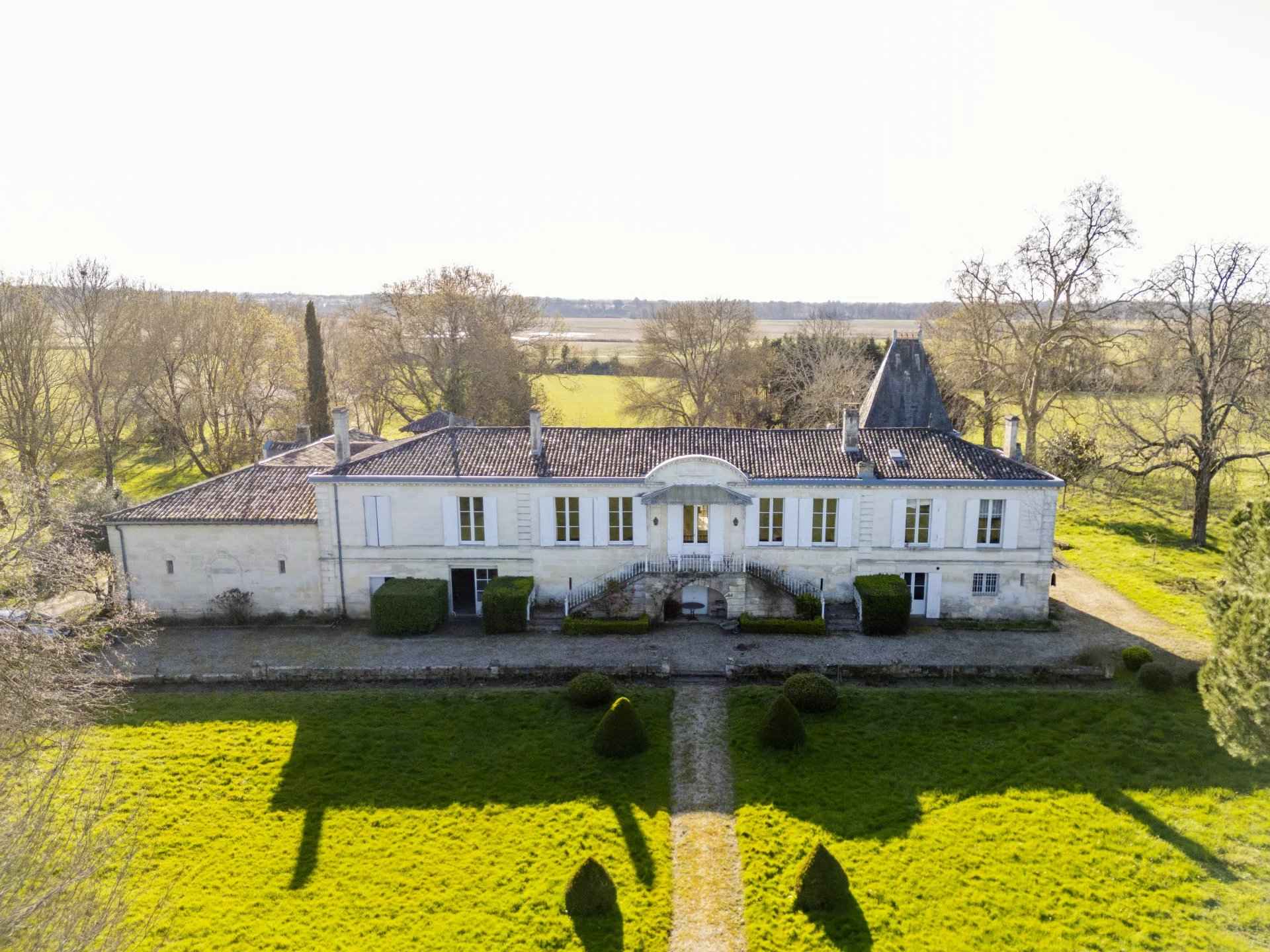 Demeure à vendre de 452 m2 Fronsac