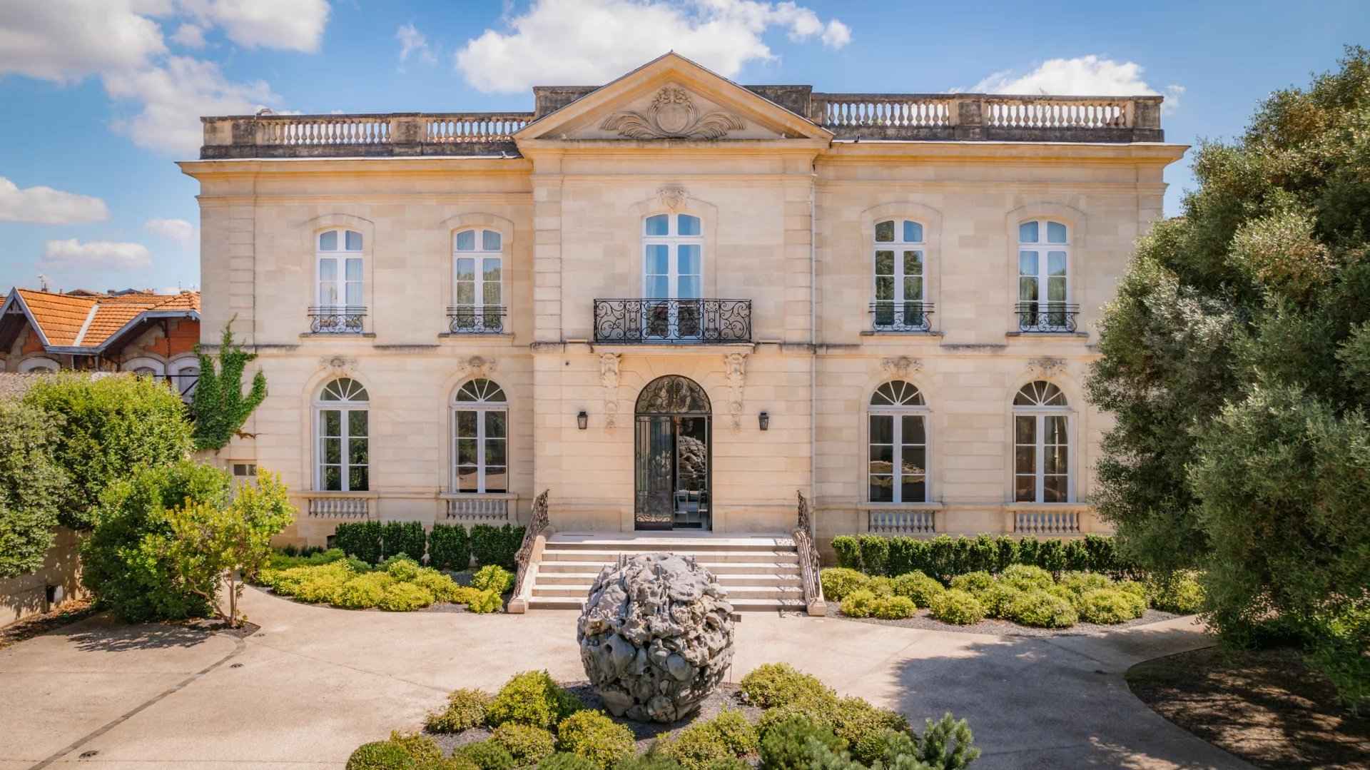Maison a vendre de 700 m2 bordeaux labotti%c3%a8re - Translation missing: en.helpers.application.image_tag.default_alt