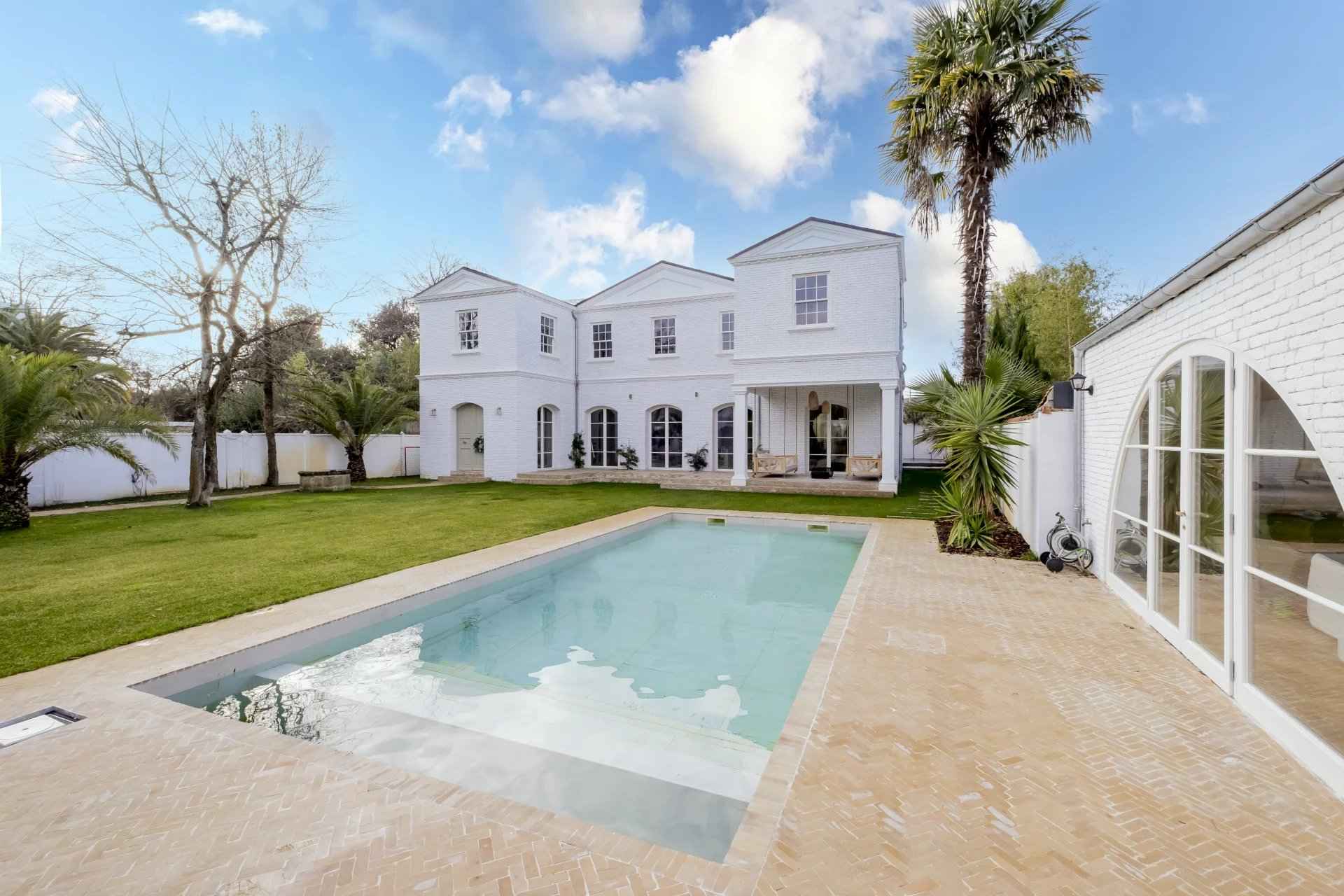 Maison à louer à Bordeaux de 295 m2