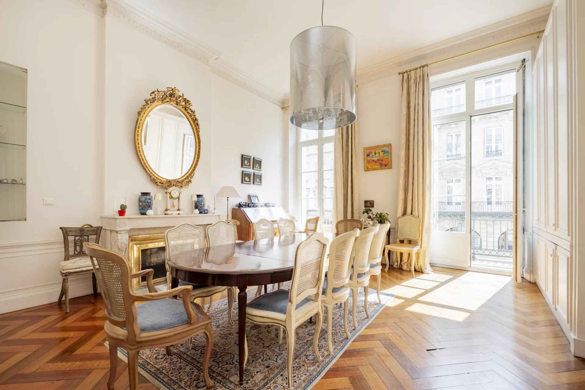 Appartement à vendre de 184 m2 Bordeaux Triangle d'Or