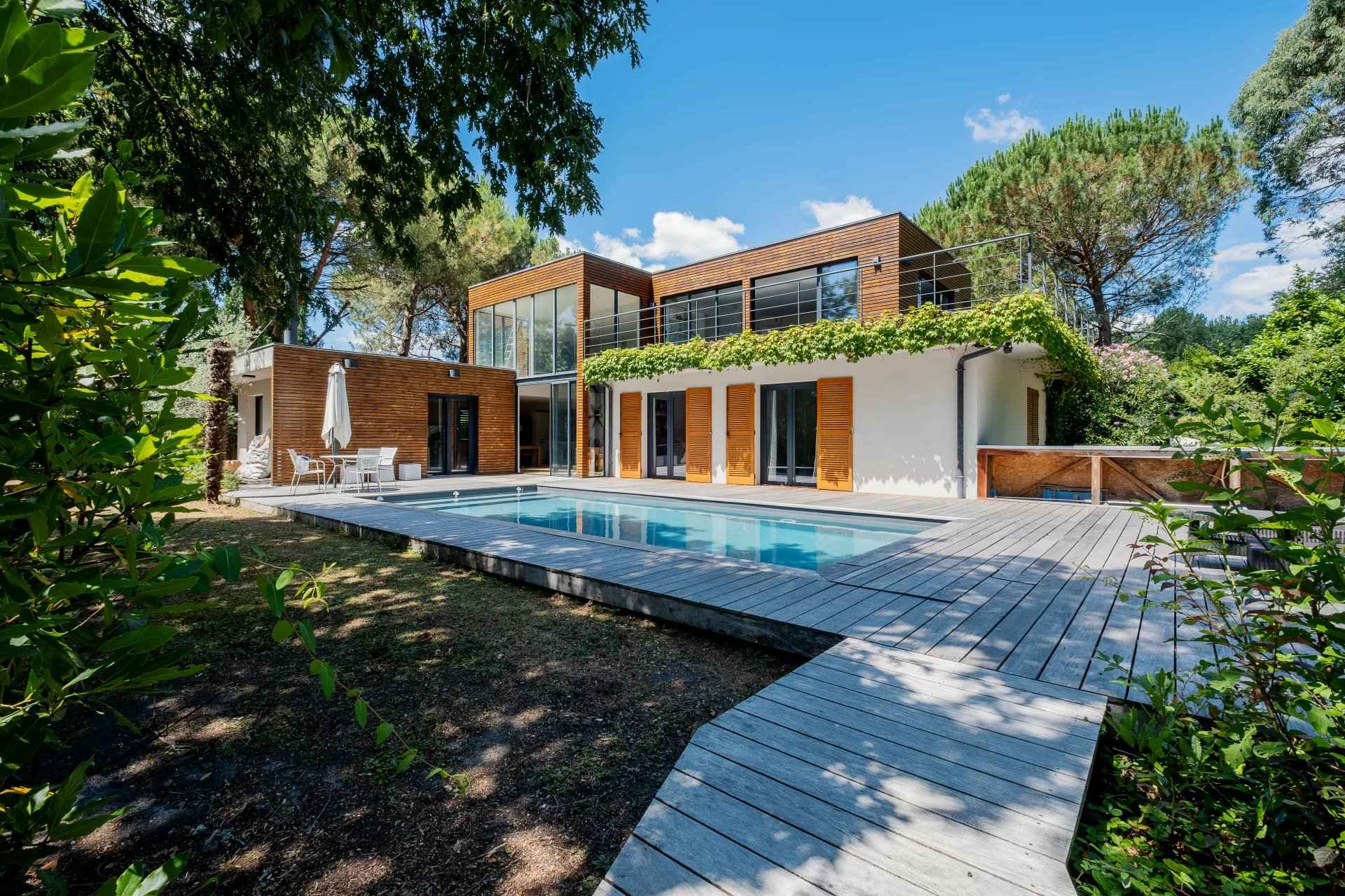 Maison à vendre de 245 m2 Mérignac Parc Féau
