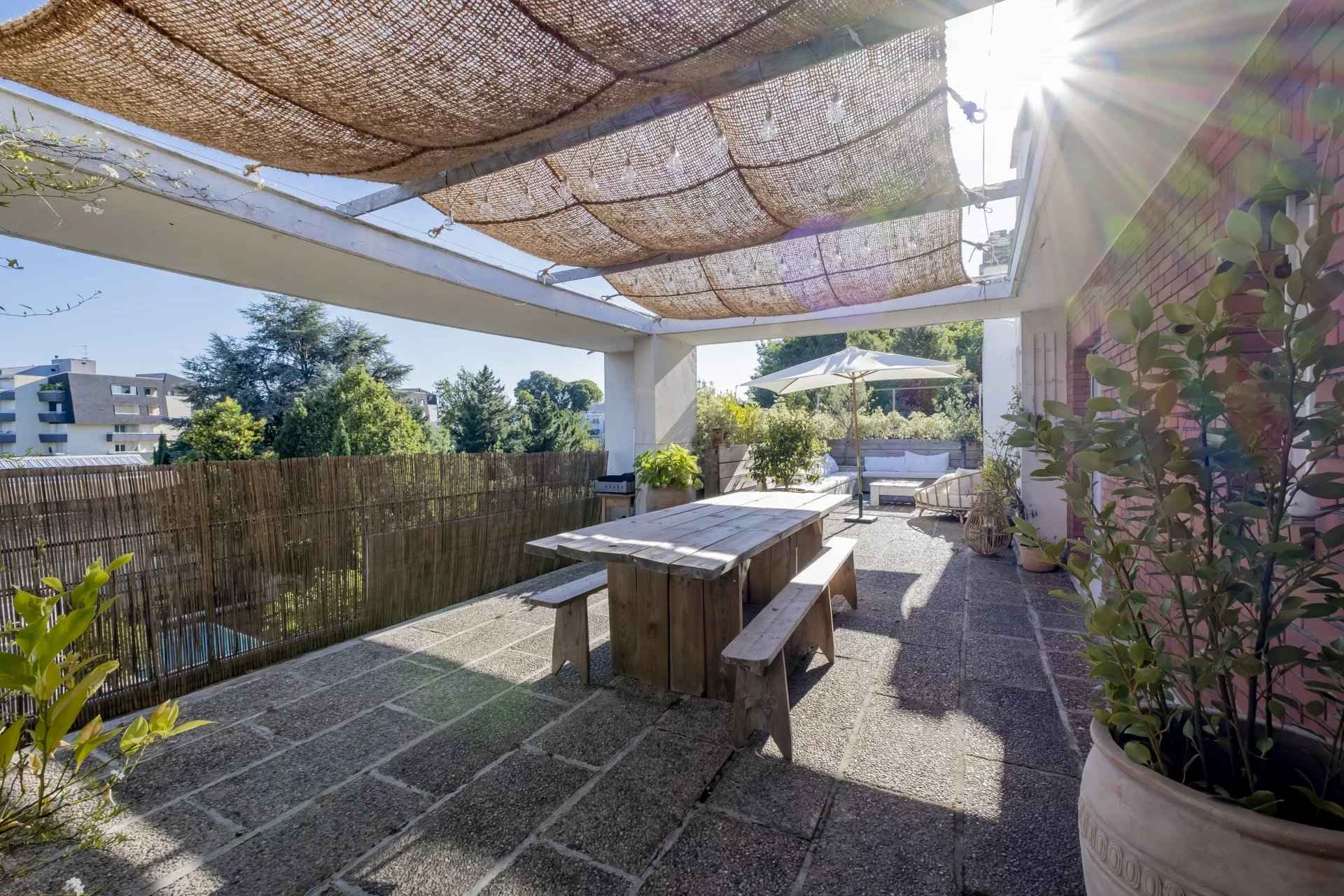 3b814a42d1c5d710910f0e96f3e4b740 a54988e30c 1920 original - Attribut alt par défaut.