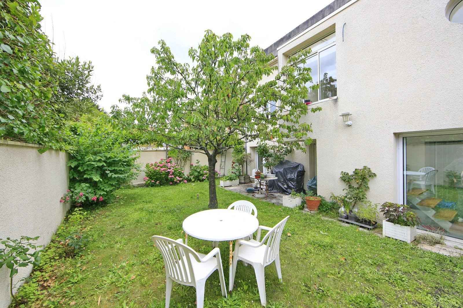 1dc3195847a16ca81030b093880d8aeb 3fc2acbf0a 1600 original - Attribut alt par défaut.