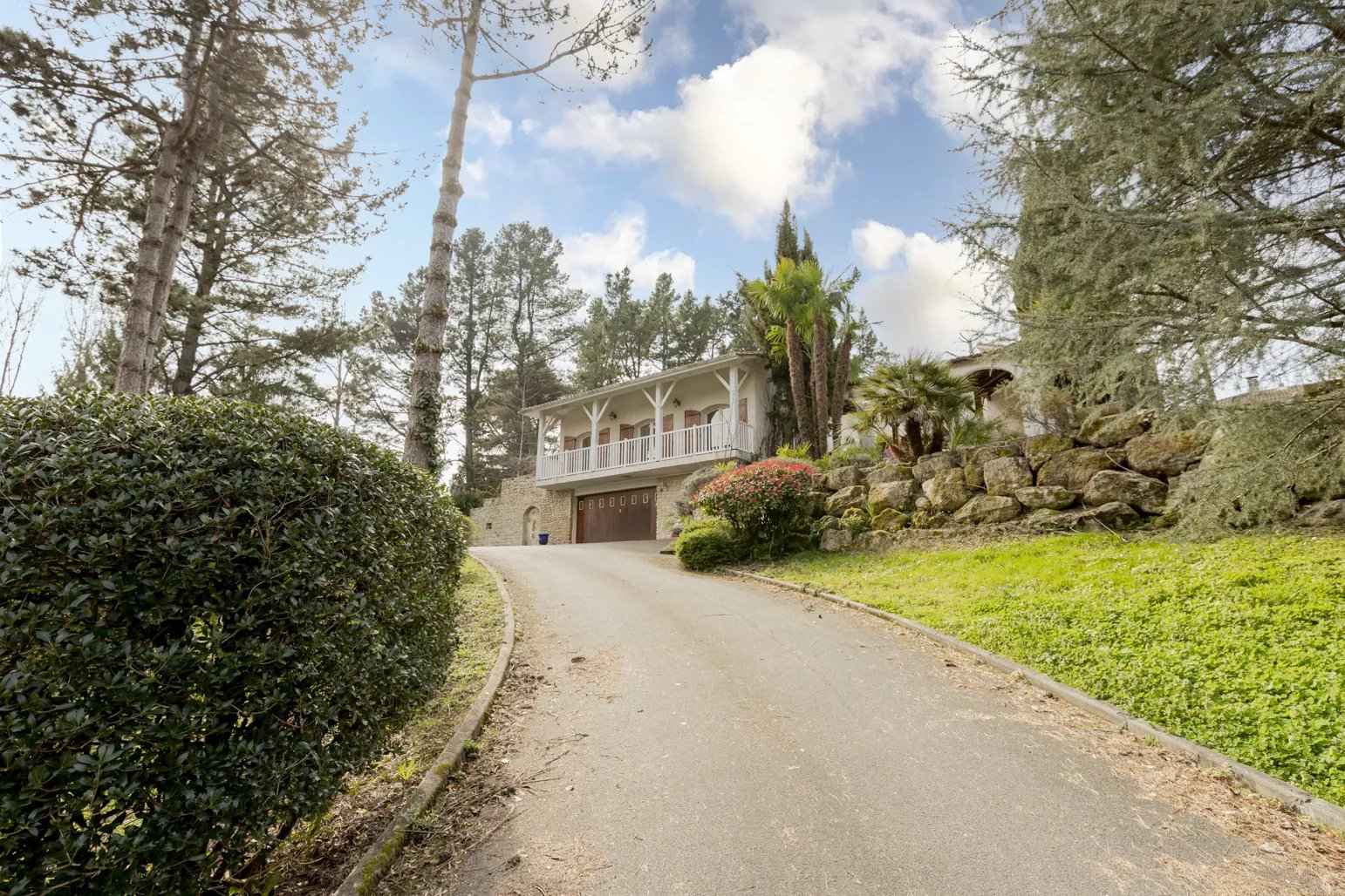 D8fb6bfe7e087710f7ce07d4f19c4a64 6361d2e321 1542 original - Translation missing: en.helpers.application.image_tag.default_alt