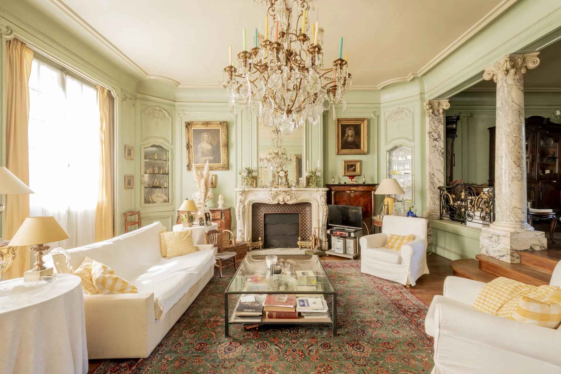 Maison à vendre de 380 m2 Bordeaux saint genès