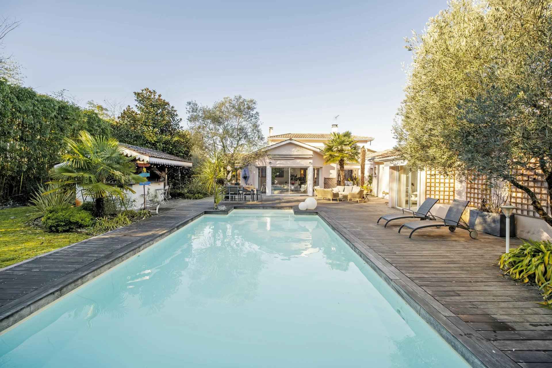 Maison à vendre de 271 m2 mérignac