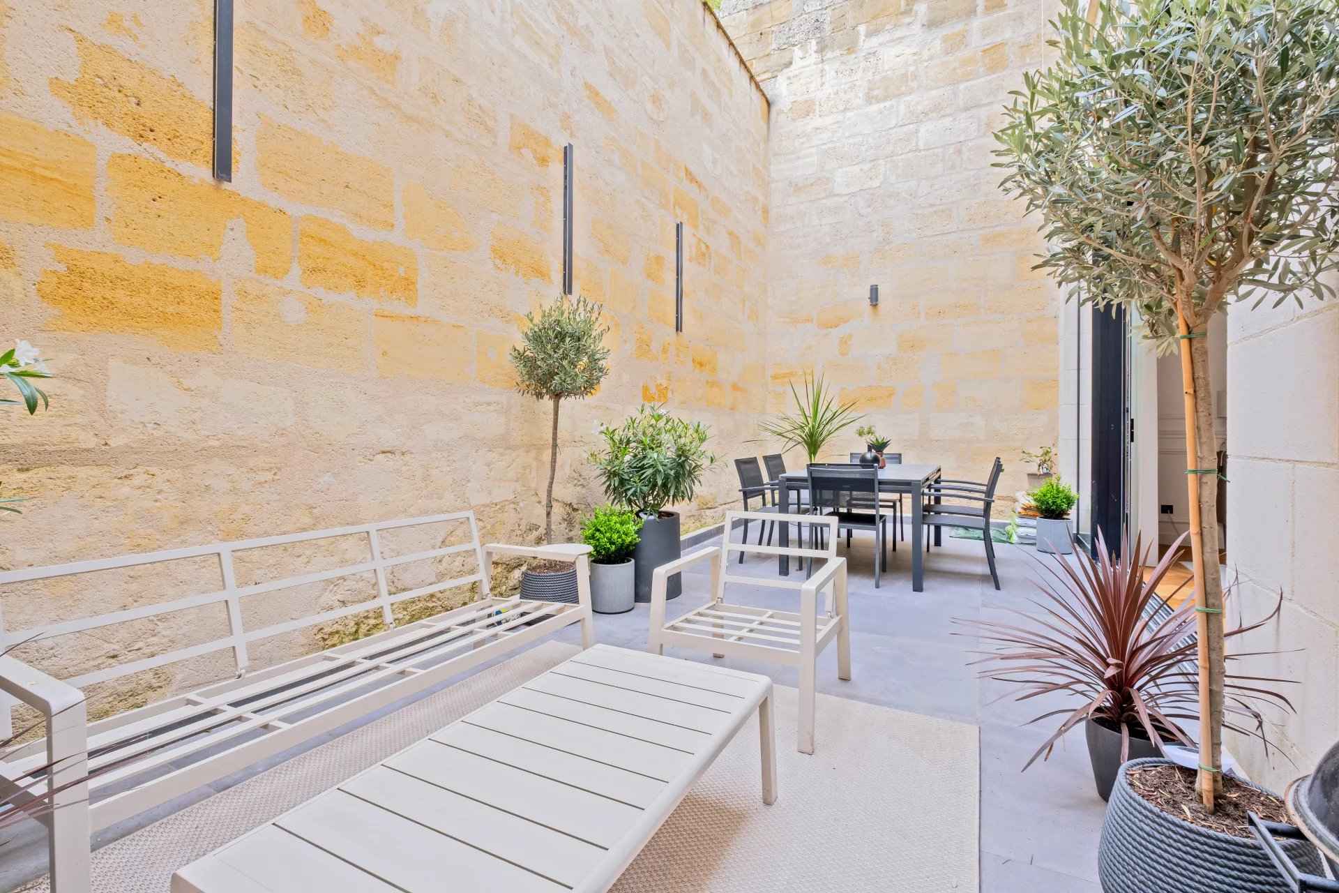 497621ea18ffa0e7760d2a8c4b1aec1d a2b0818350 1920 original - Attribut alt par défaut.