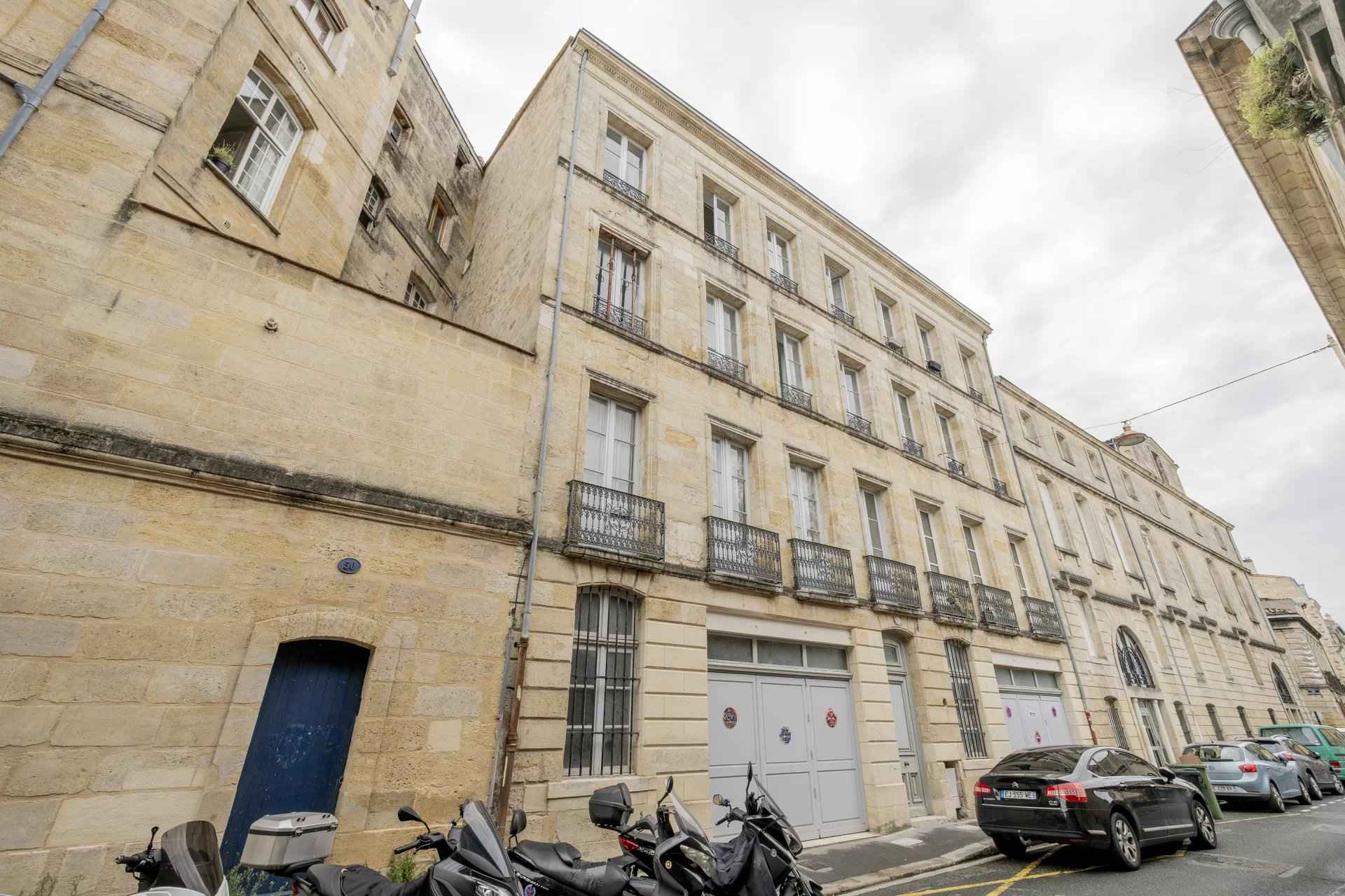 Immeuble à vendre de 284 m2 Bordeaux Saint-michel