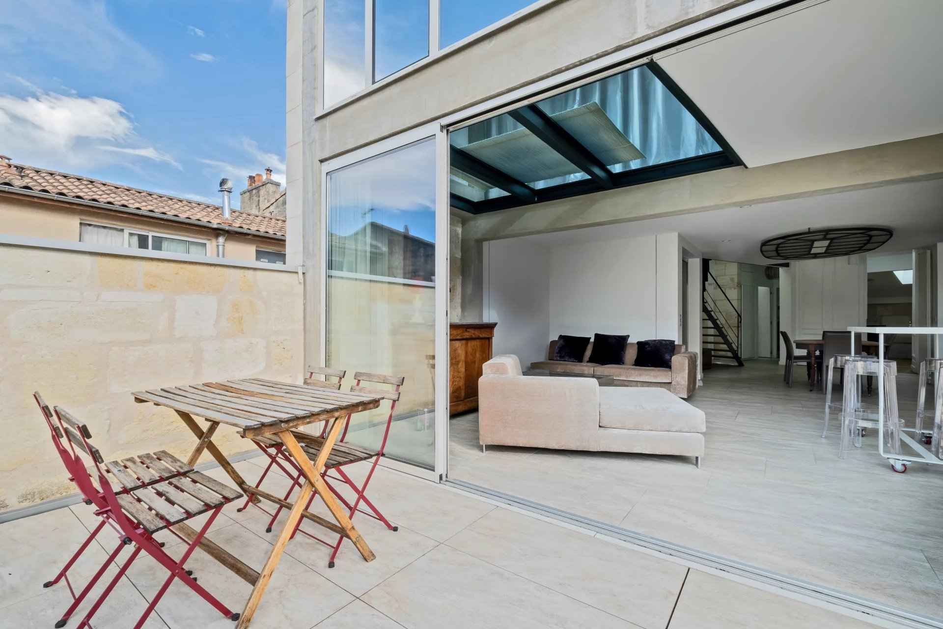 Appartement de 125 m2 à louer Bordeaux la Victoire