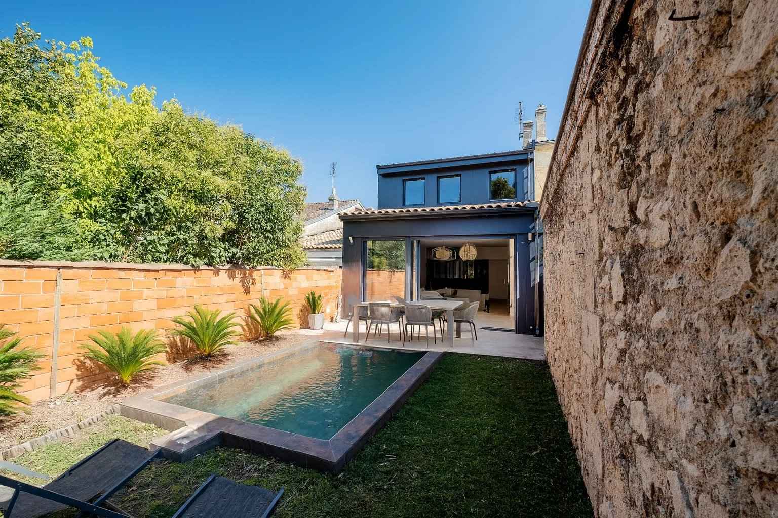 91363555ff5744071abe4e16394e7b42 6b9af35499 1536 original - Attribut alt par défaut.