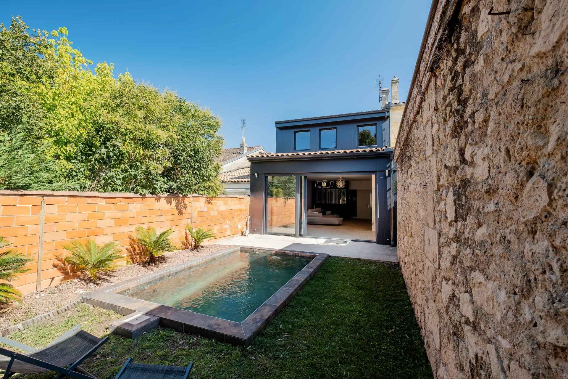 6a31fdfe24fe8a14379628c91b53692e da7562a585 1920 original - Attribut alt par défaut.