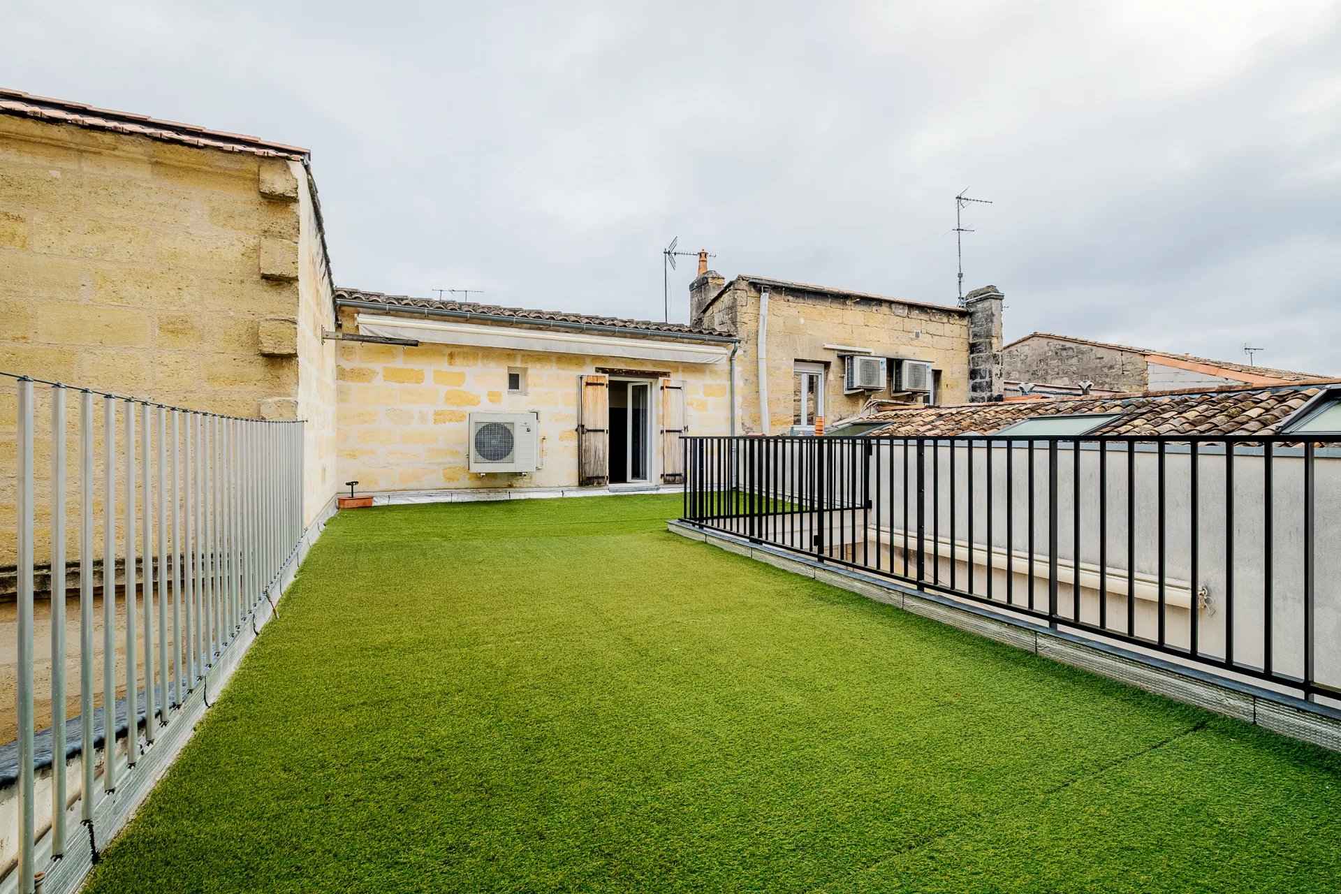 9c41607747a58dfe160028d898654a6a c7e5f63186 1920 original - Attribut alt par défaut.