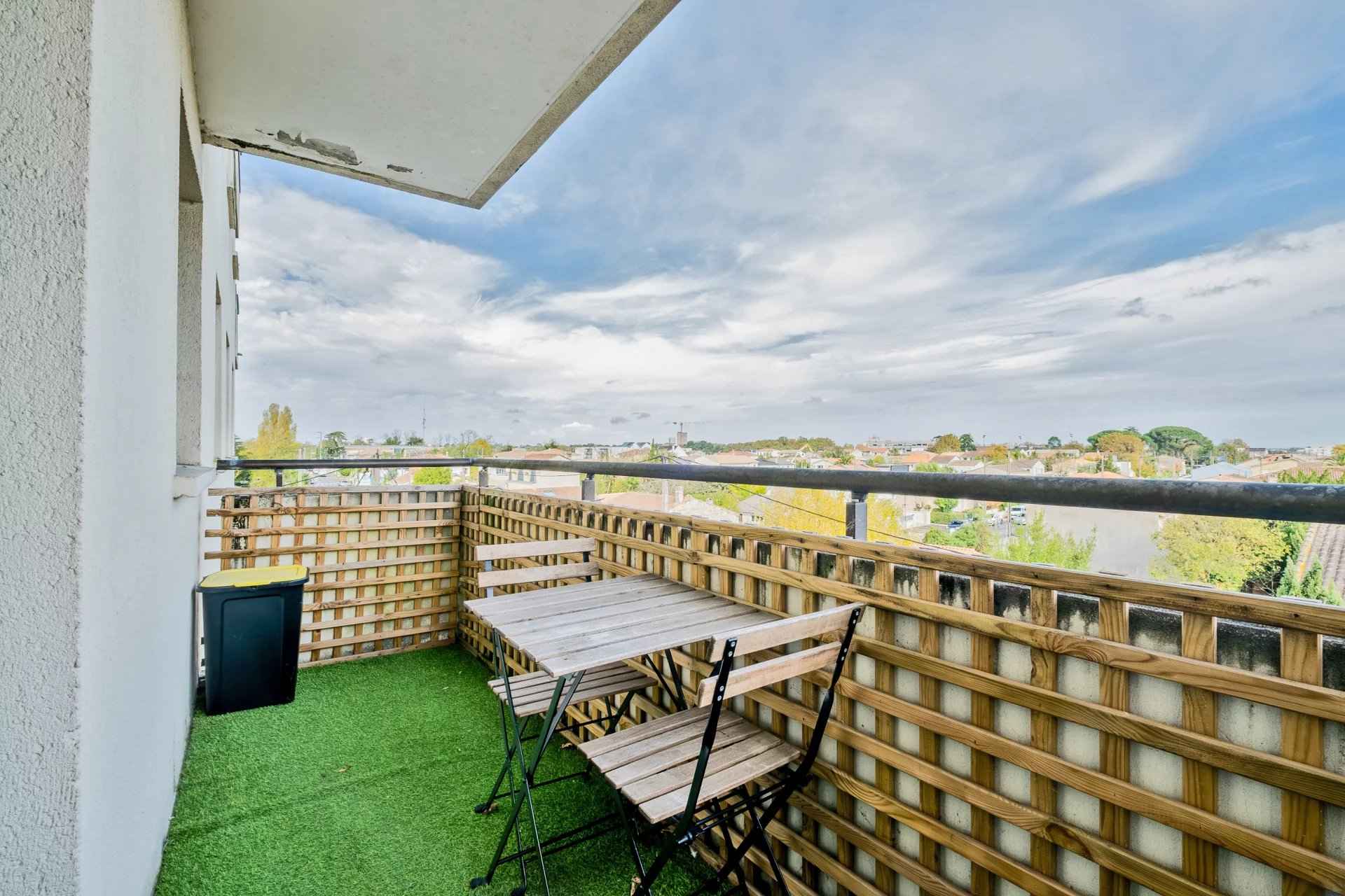 9708aa4e33fb6ab90e6dcadcd38718eb a2ee705991 1920 original - Attribut alt par défaut.