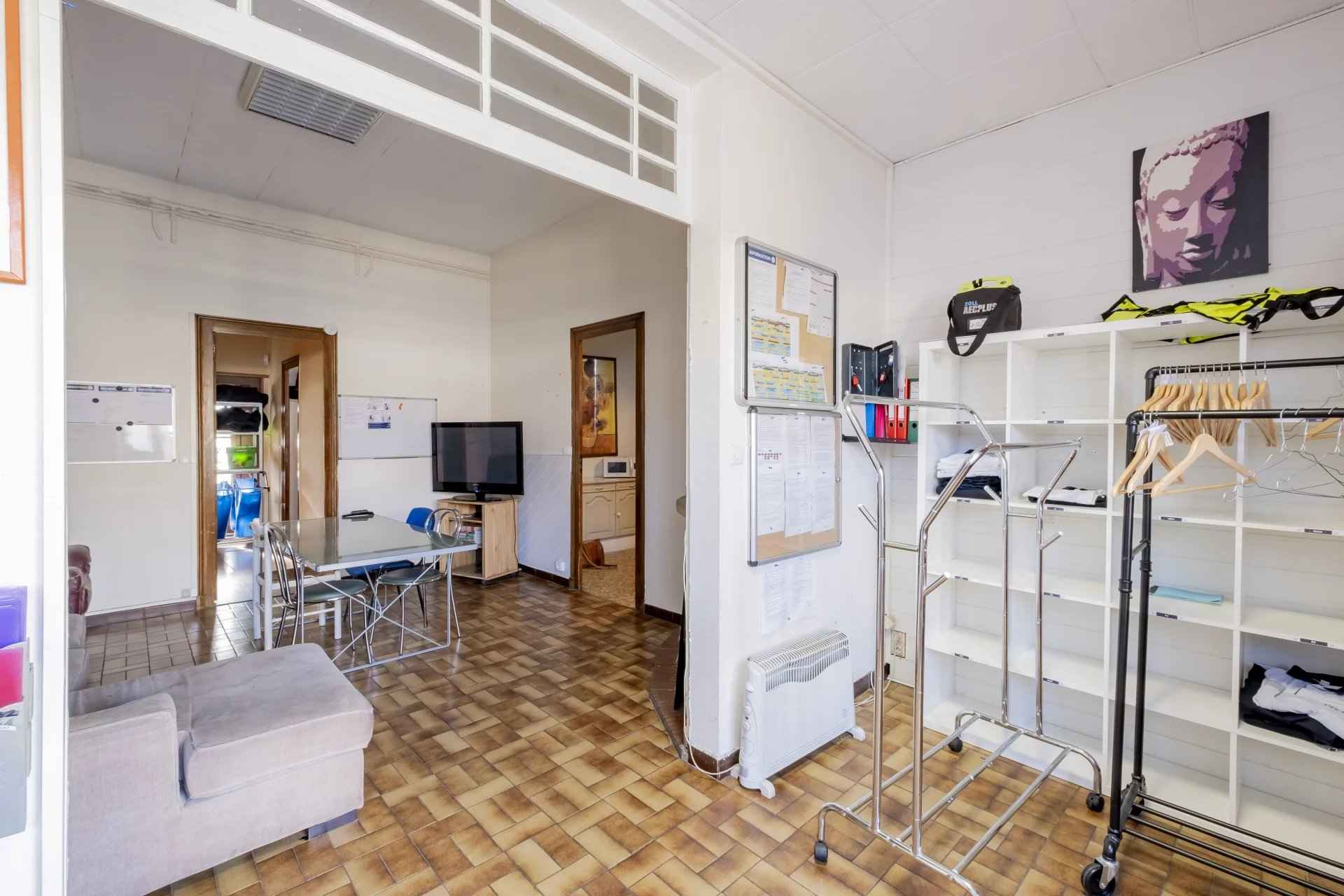 354b20fb33fcc2c3d1e37bdbc8ecaf42 a8b7c6c484 1920 original - Attribut alt par défaut.