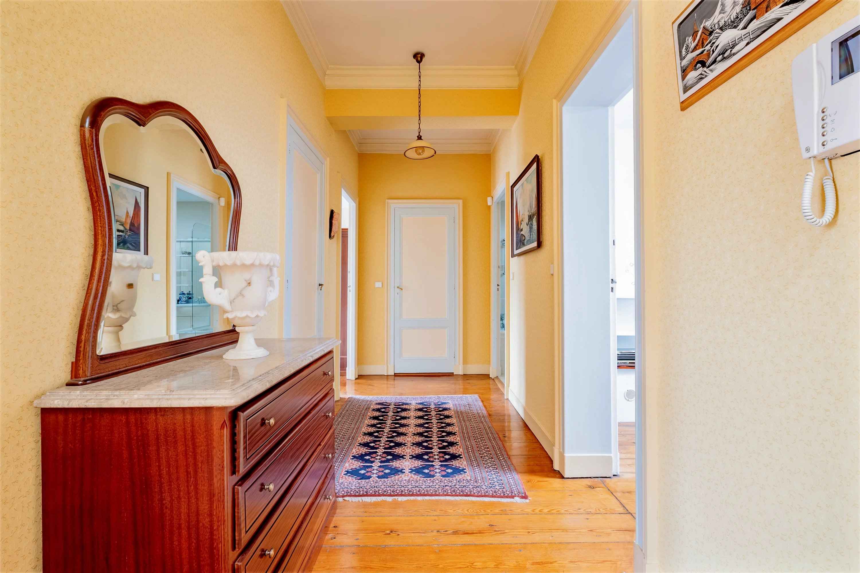 C99b9bfaeb7ffb5b9e94f4f49a7e9407 251d37f37d 3000 original - Attribut alt par défaut.