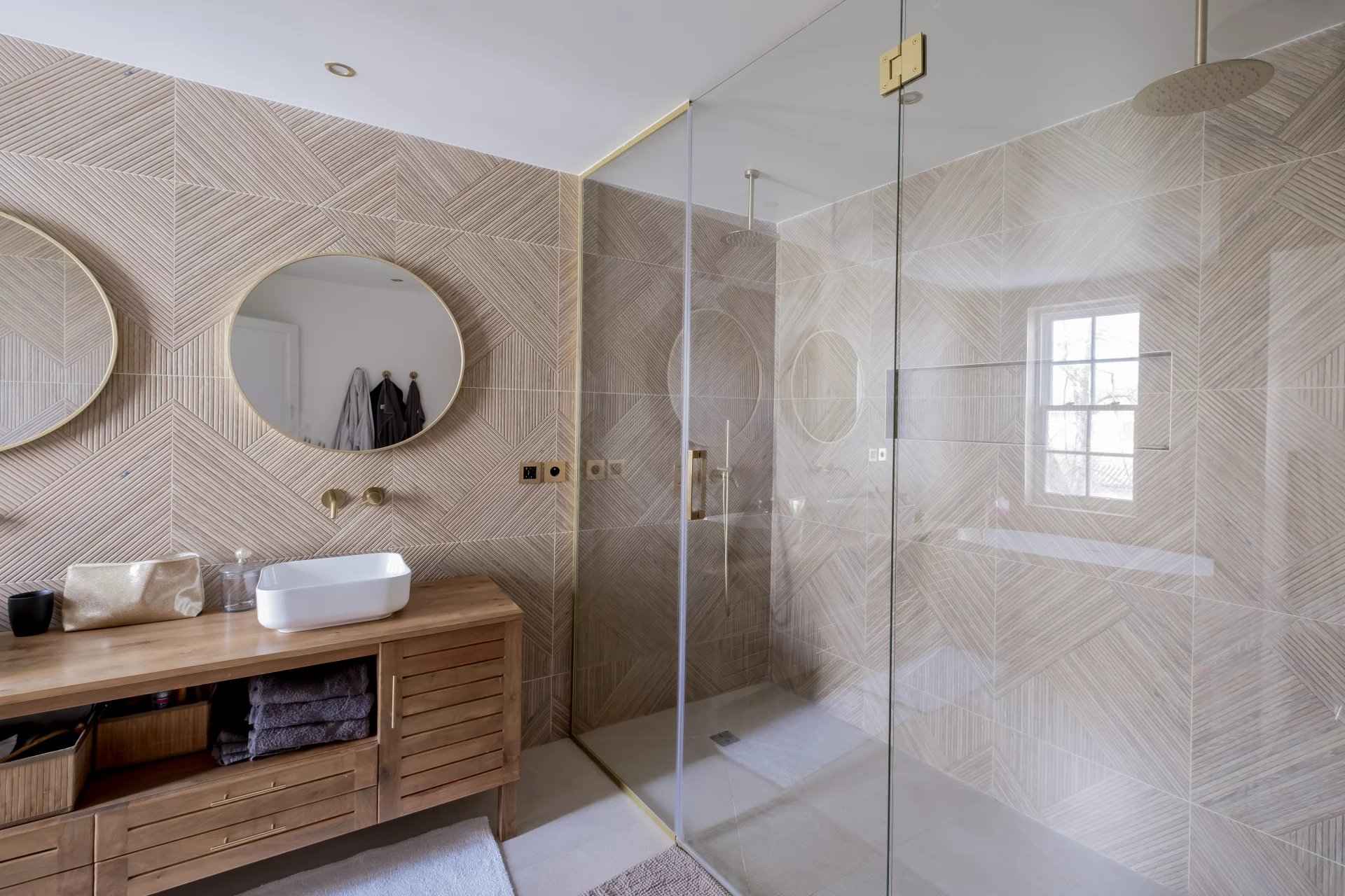 C0dec6414e5ae4e89a0c2f58784f5c98 564cc7f14b 1920 original - Translation missing: en.helpers.application.image_tag.default_alt