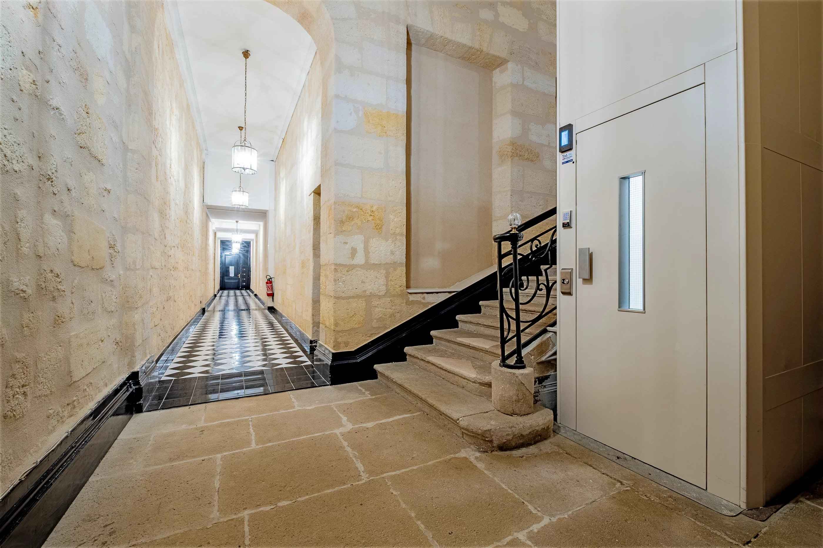 1307be352c6227cfff9952a7c91603b0 0241b55d6e 2800 original - Attribut alt par défaut.