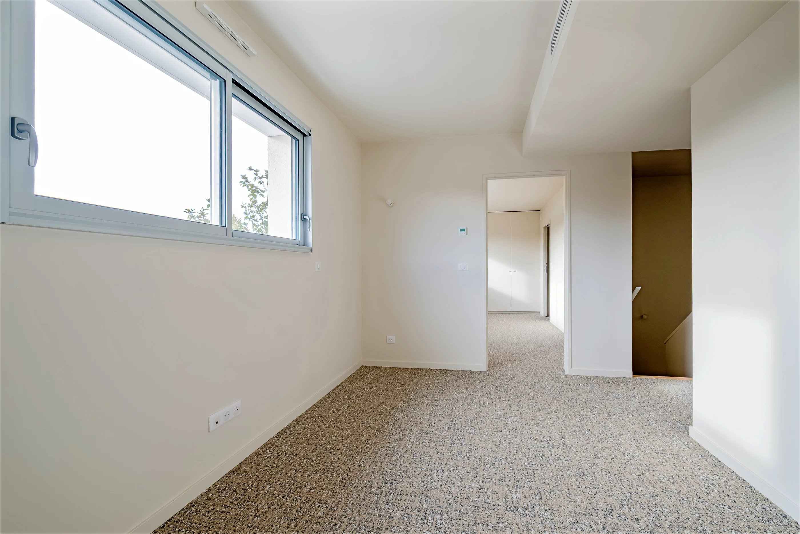 573f9836c40eef436e4d1624c626d54f 9d37d0032f 2800 original - Attribut alt par défaut.