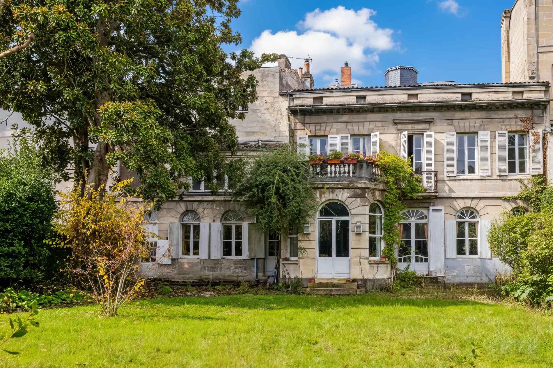 Maison à vendre de 430 m2 Bordeaux Barrière du Médoc
