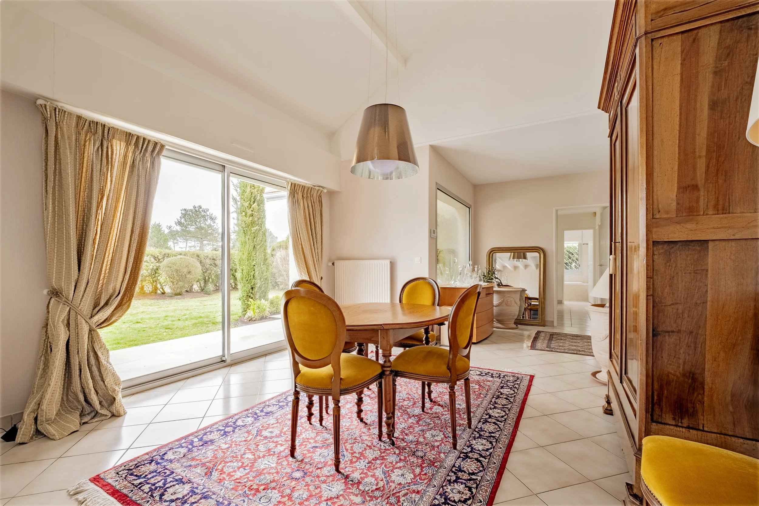 D248ee678cebdda6405d3f4335bf3620 d130d8b5e7 2500 original - Attribut alt par défaut.