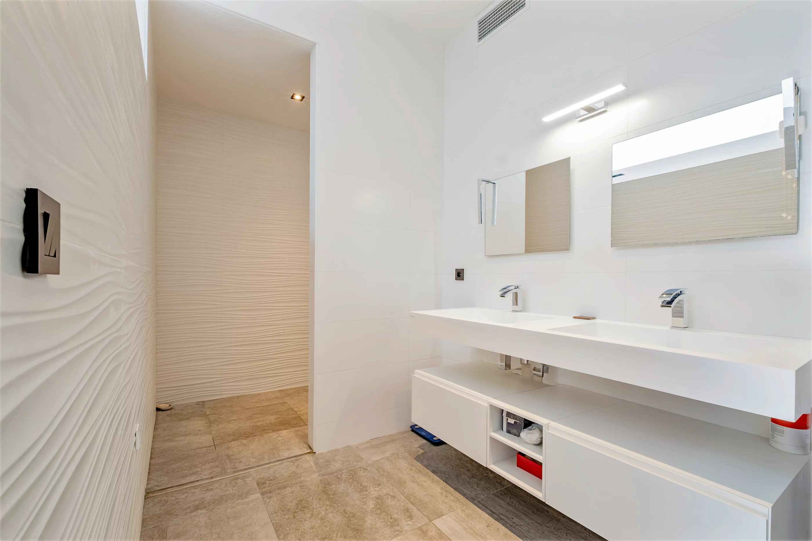 2a7f14576194ca7e969c43af0897abae 32a28d7152 2800 original - Attribut alt par défaut.