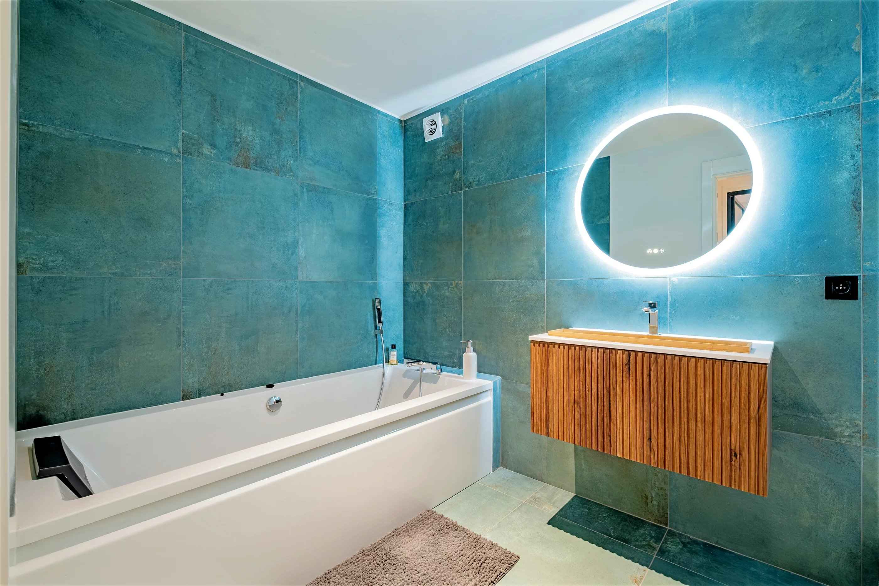 93c81abf7be93f5904d89aa9071936d5 46c57fa7ec 2800 original - Attribut alt par défaut.