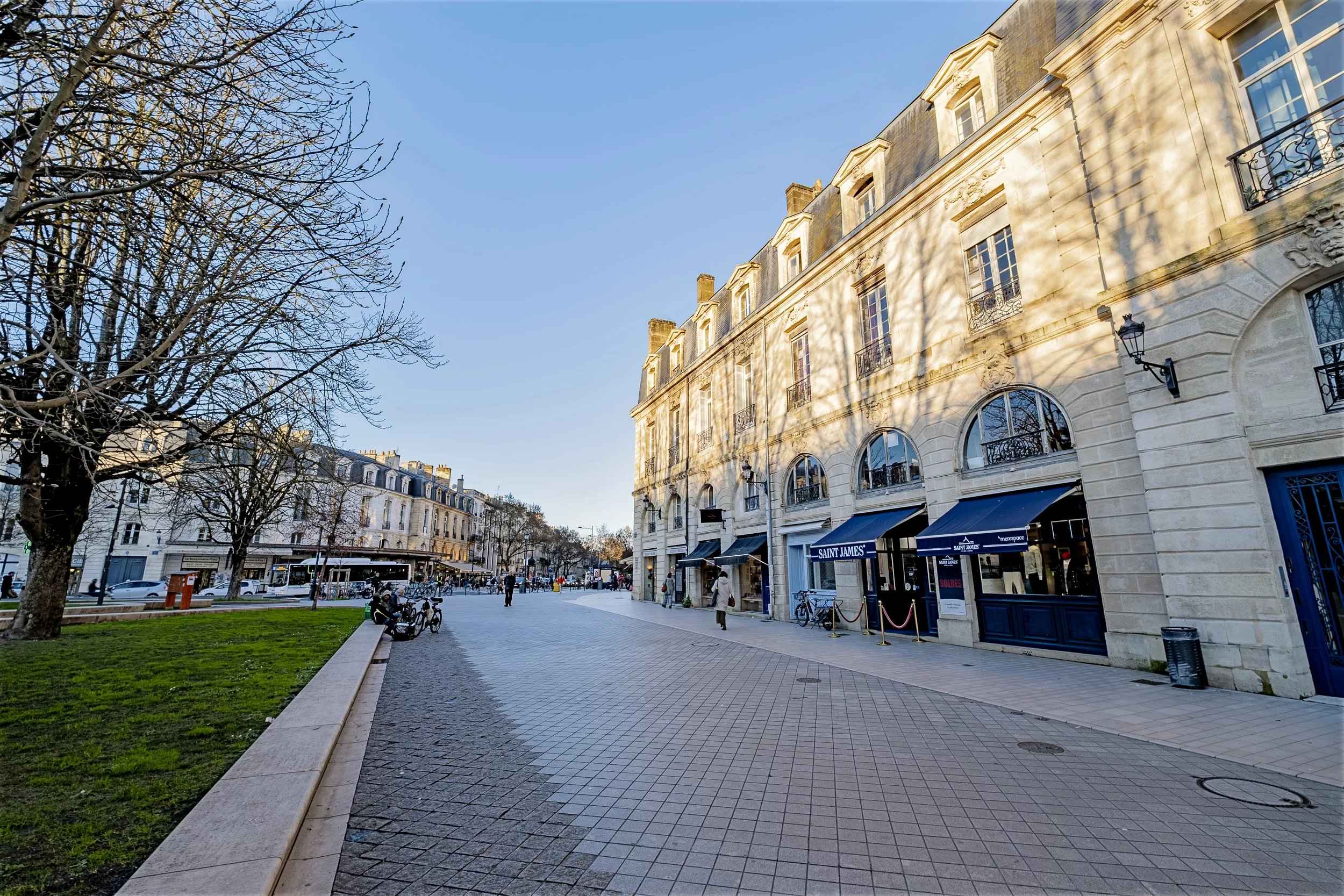 7ac0f8b5bf93dad55533e4cff5cc1036 af187fa6ac 2500 original - Attribut alt par défaut.