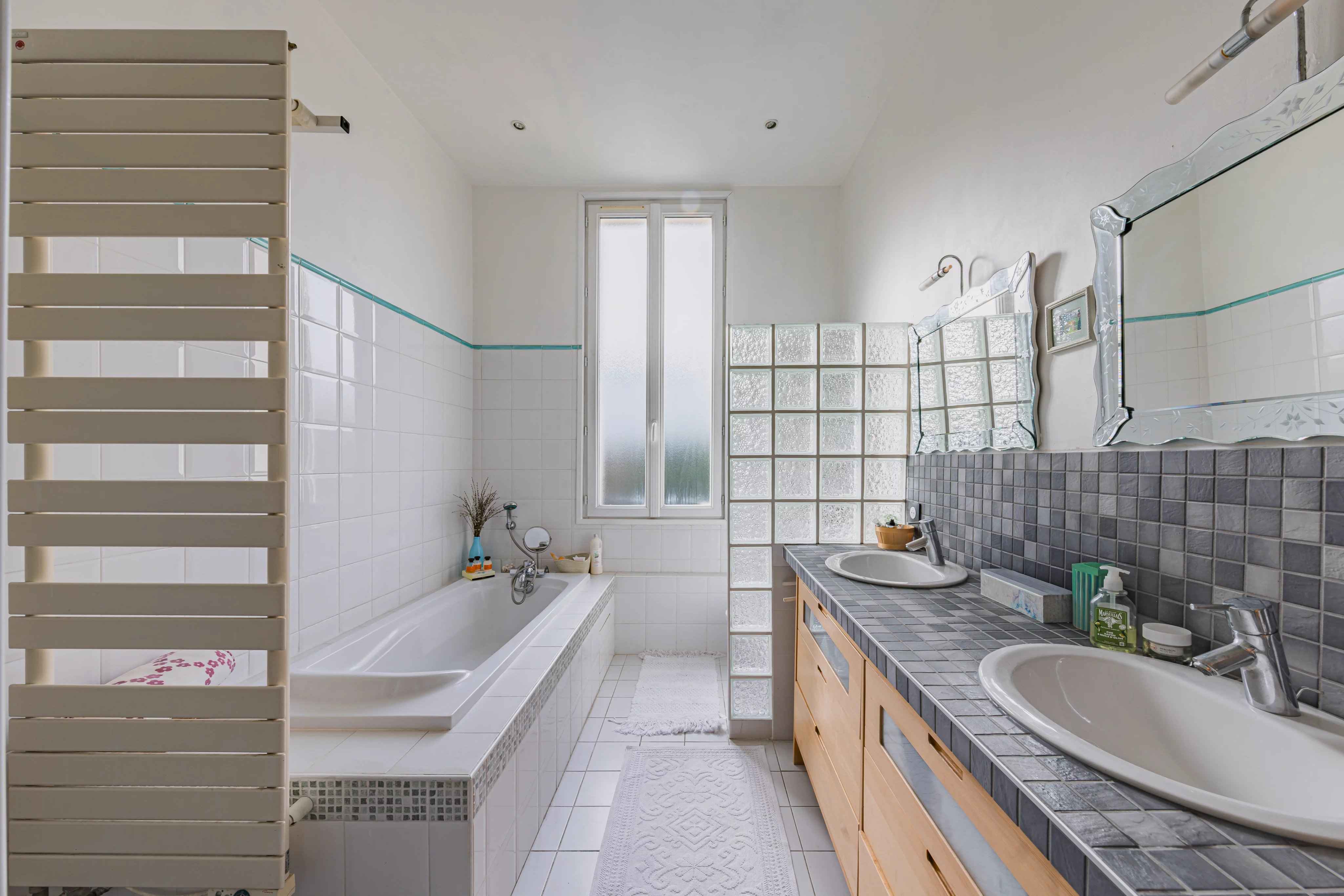 3a4b73b11f0cce897c80126996517ec3 59e939d4ff 4096 original - Translation missing: en.helpers.application.image_tag.default_alt