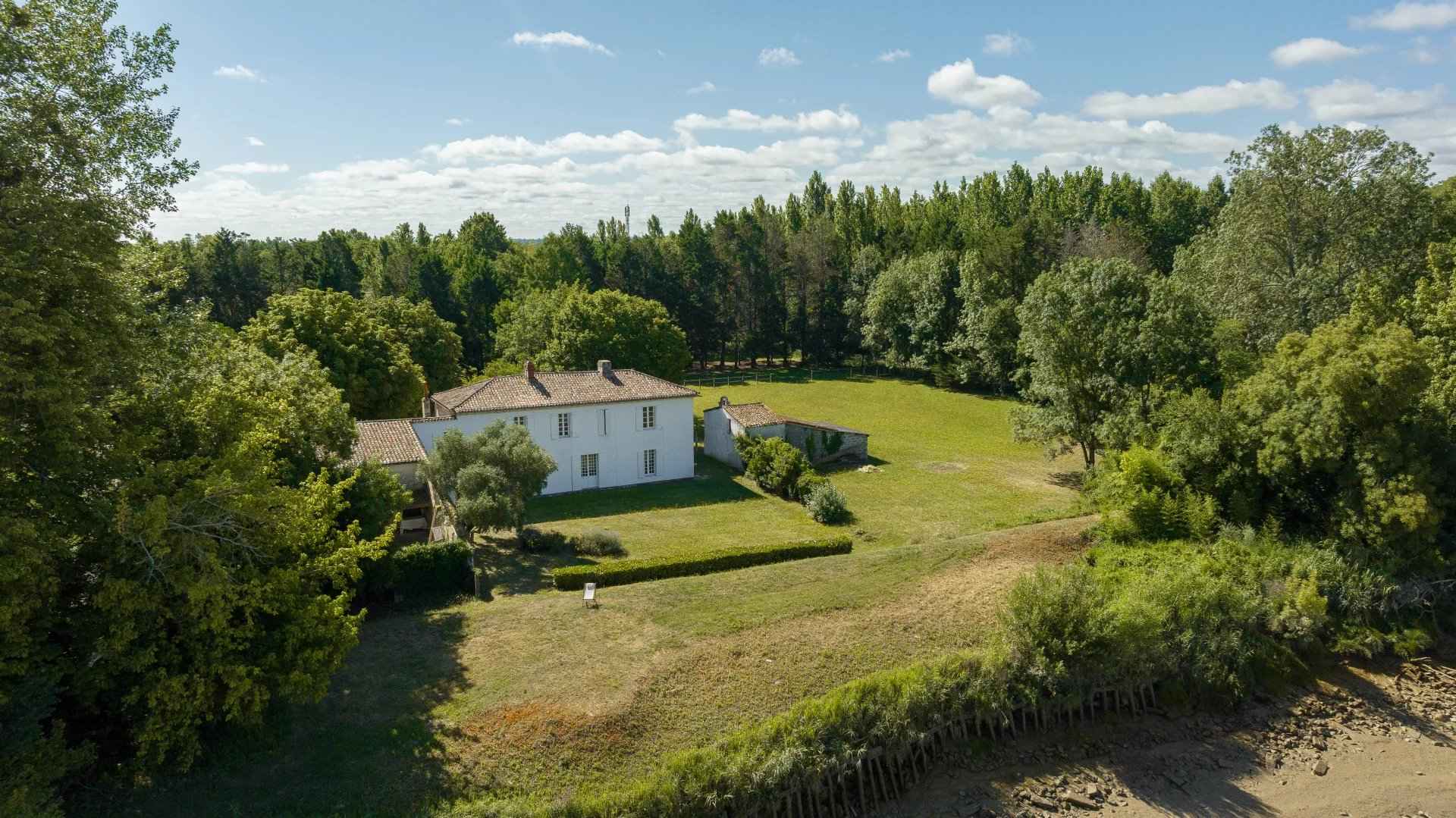 Ed2500035c77e939ff806e245cbcd137 8c30dc8dfb 1920 original - Attribut alt par défaut.