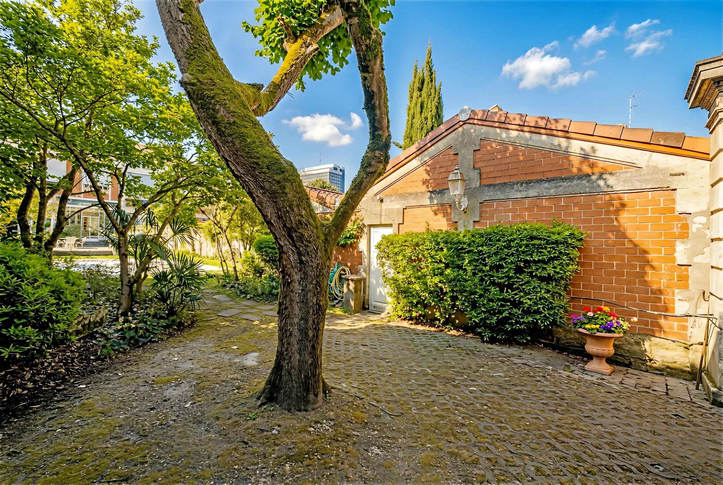 5866a35f7571358f29f7bb1136fec62b 0f65e14c86 2400 original - Translation missing: en.helpers.application.image_tag.default_alt