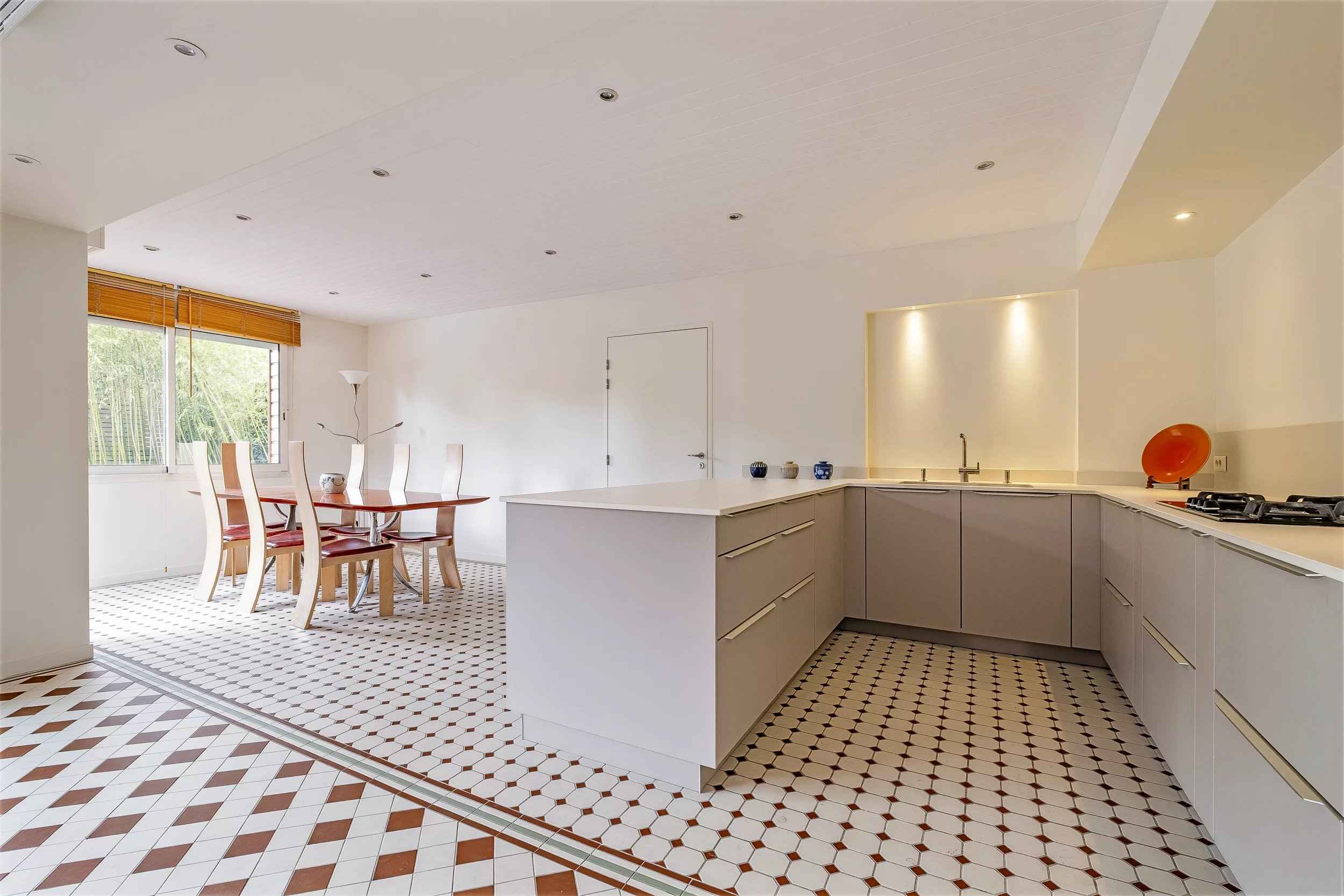 16c36a256c9cb1c555aa59f2128dc7c9 be2b99f056 2500 original - Translation missing: en.helpers.application.image_tag.default_alt