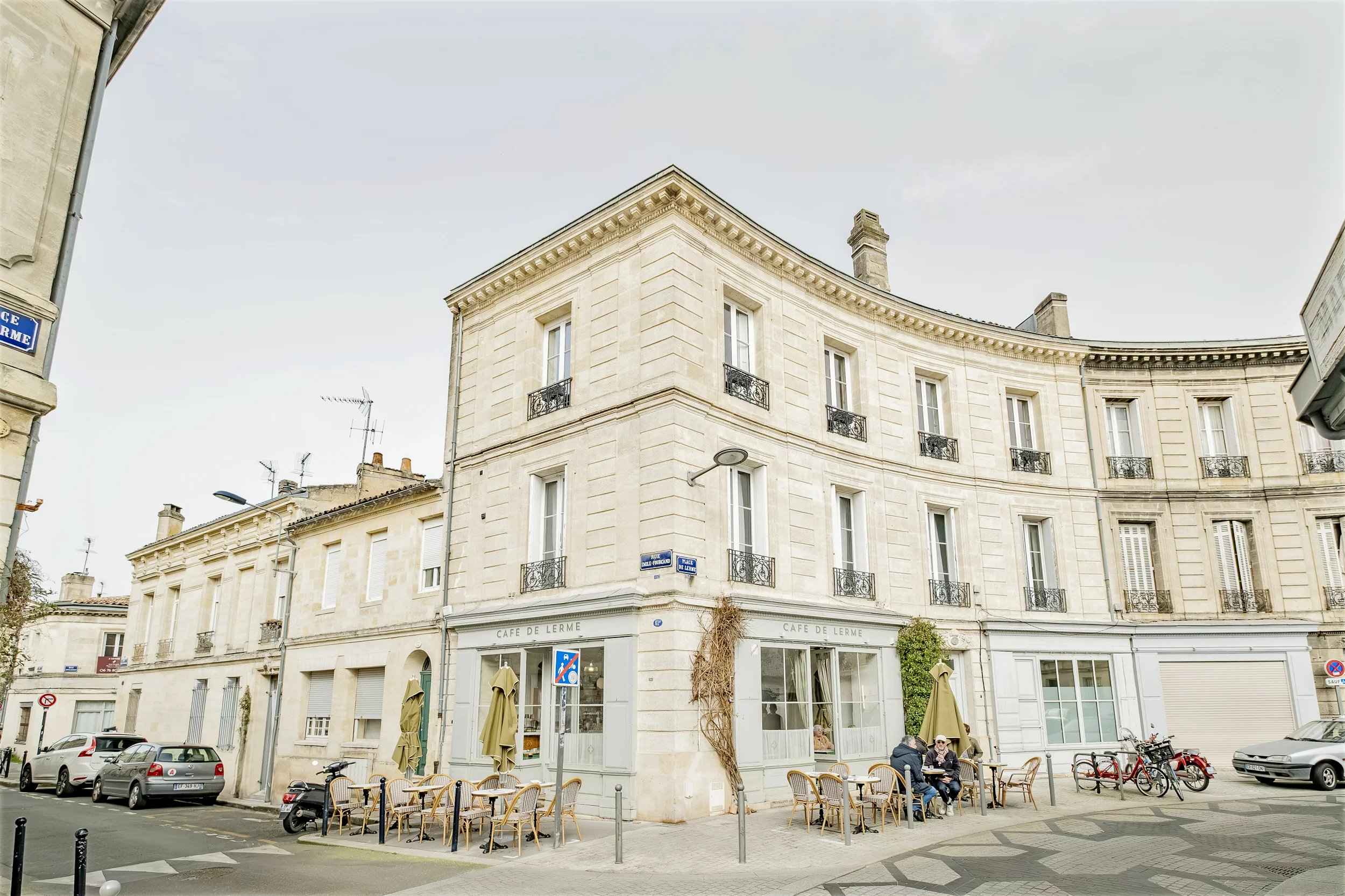 6e10d6fc5674a2ba7c8325bba51b4c81 89443b9f3f 2500 original - Attribut alt par défaut.