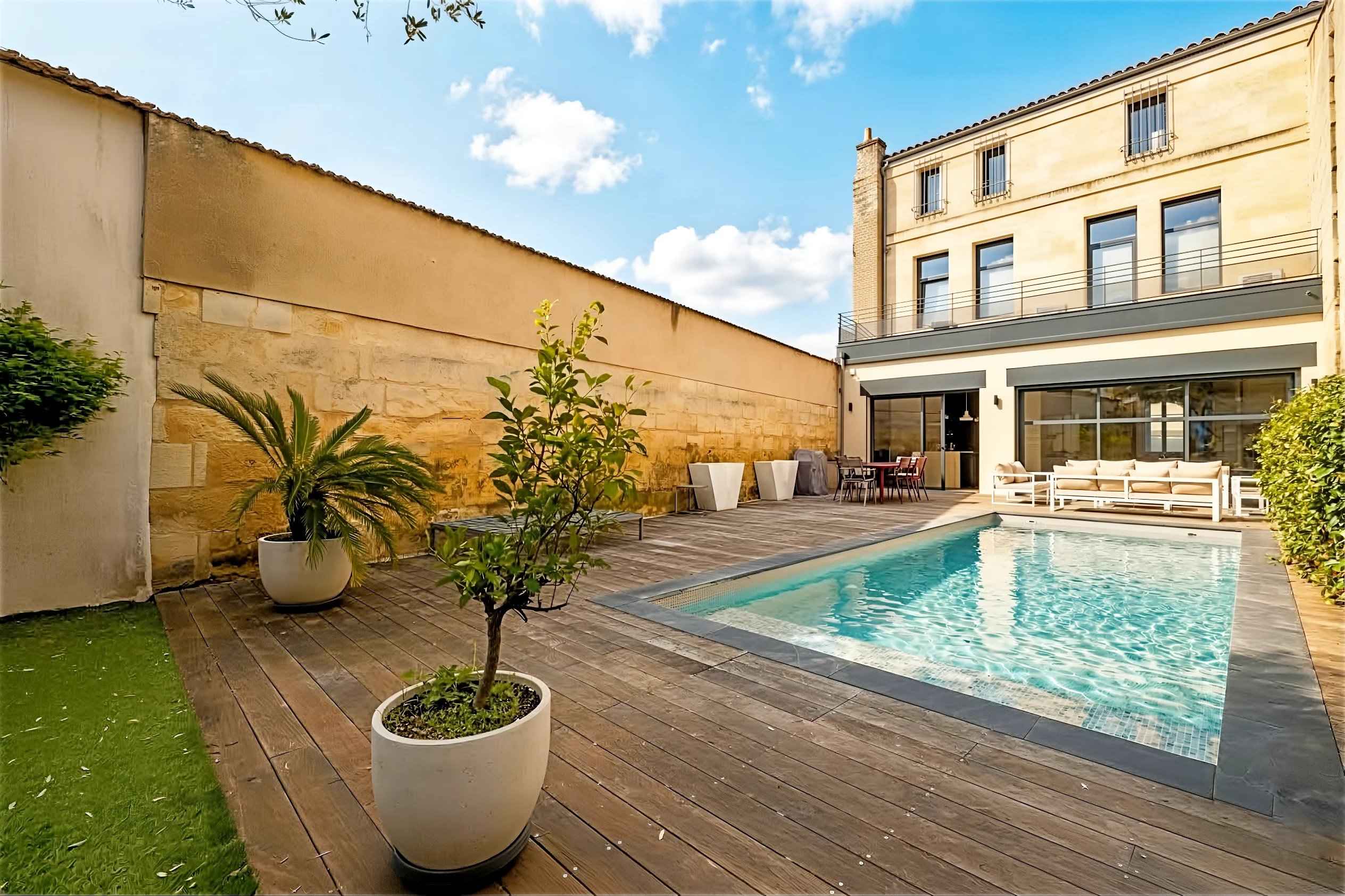 99b99b1a4b409a9fd3fb873dd1b6957a 7f2b22229f 2528 original - Attribut alt par défaut.