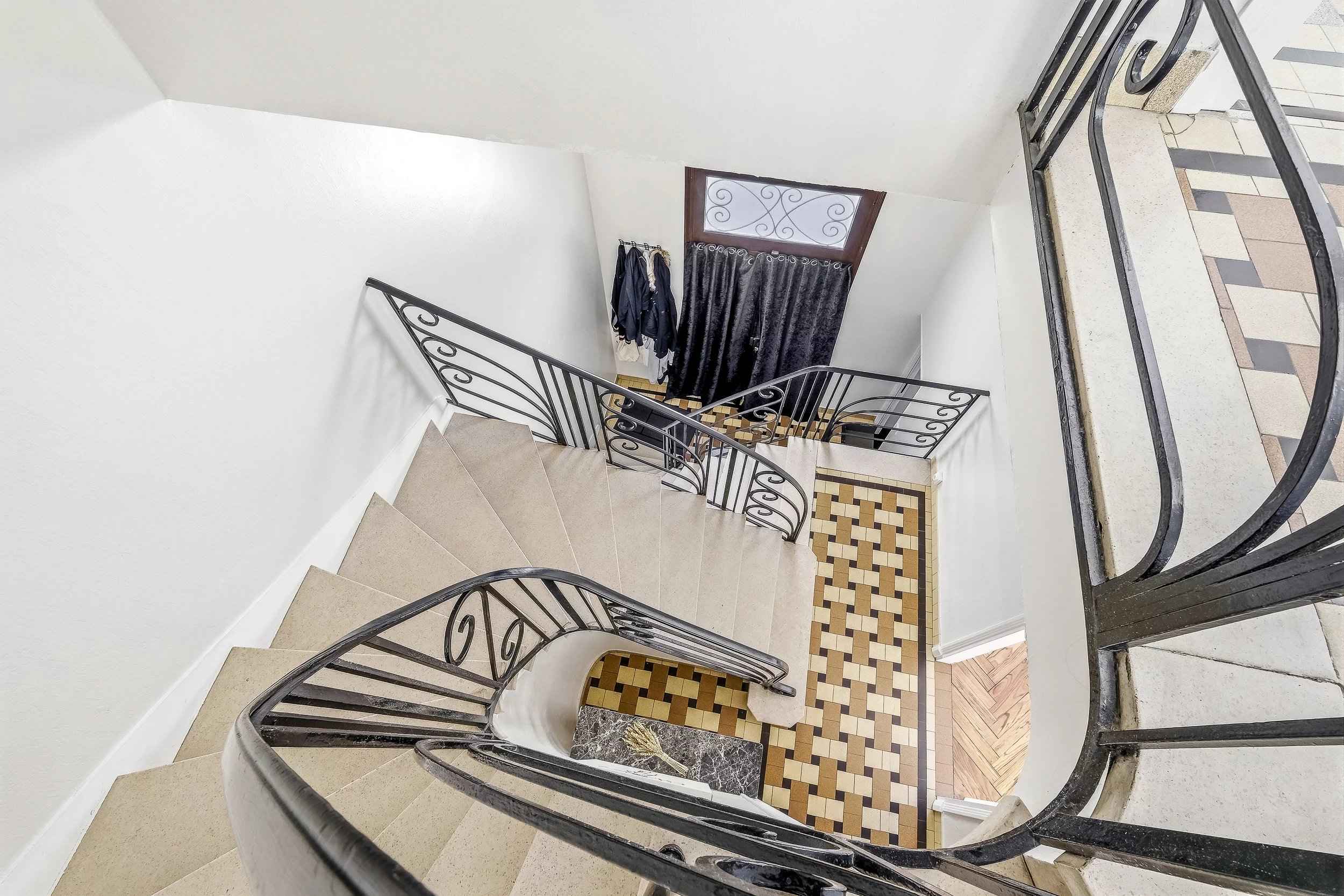 Bea639865a3e4efd284a7e818bf1c3b4 d838e5aaab 2500 original - Attribut alt par défaut.