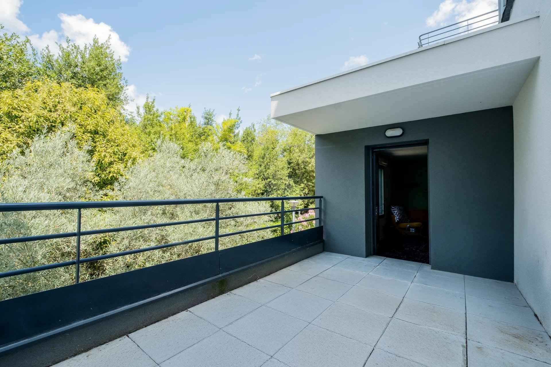 C8cb802e452813cfe2b0a0c6ef40a24f e51cb3632e 1920 original - Translation missing: en.helpers.application.image_tag.default_alt