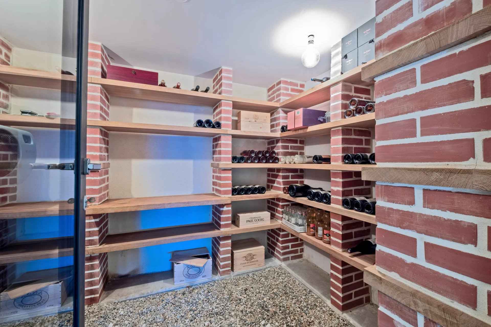 787992c4f99a09d54ab17f7ad9a6a84b 981abd6ed3 1920 original - Attribut alt par défaut.