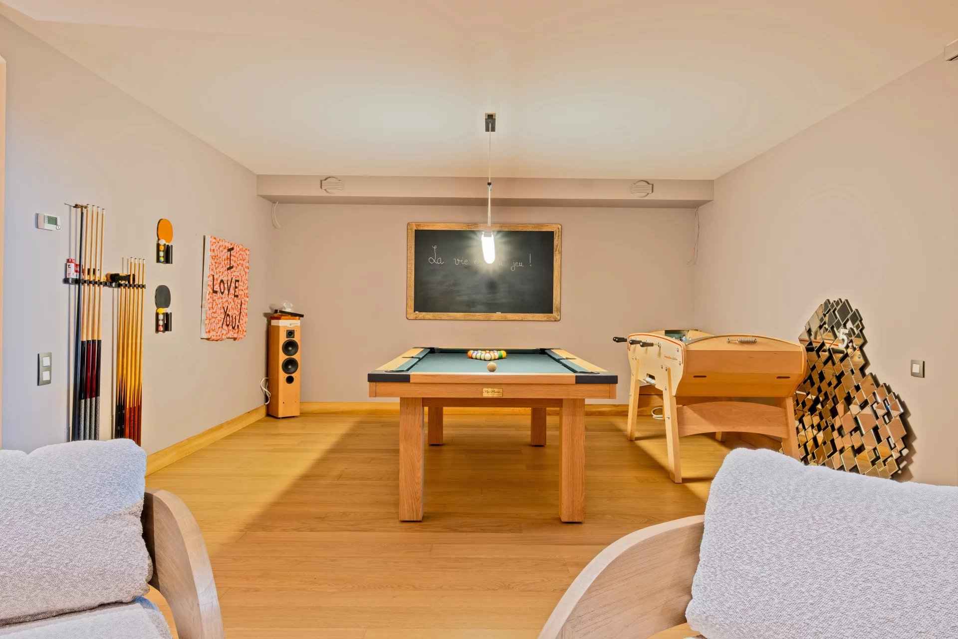 921ce474c48972413fbb459b79dee92e 1c1aed9fa7 1920 original - Attribut alt par défaut.