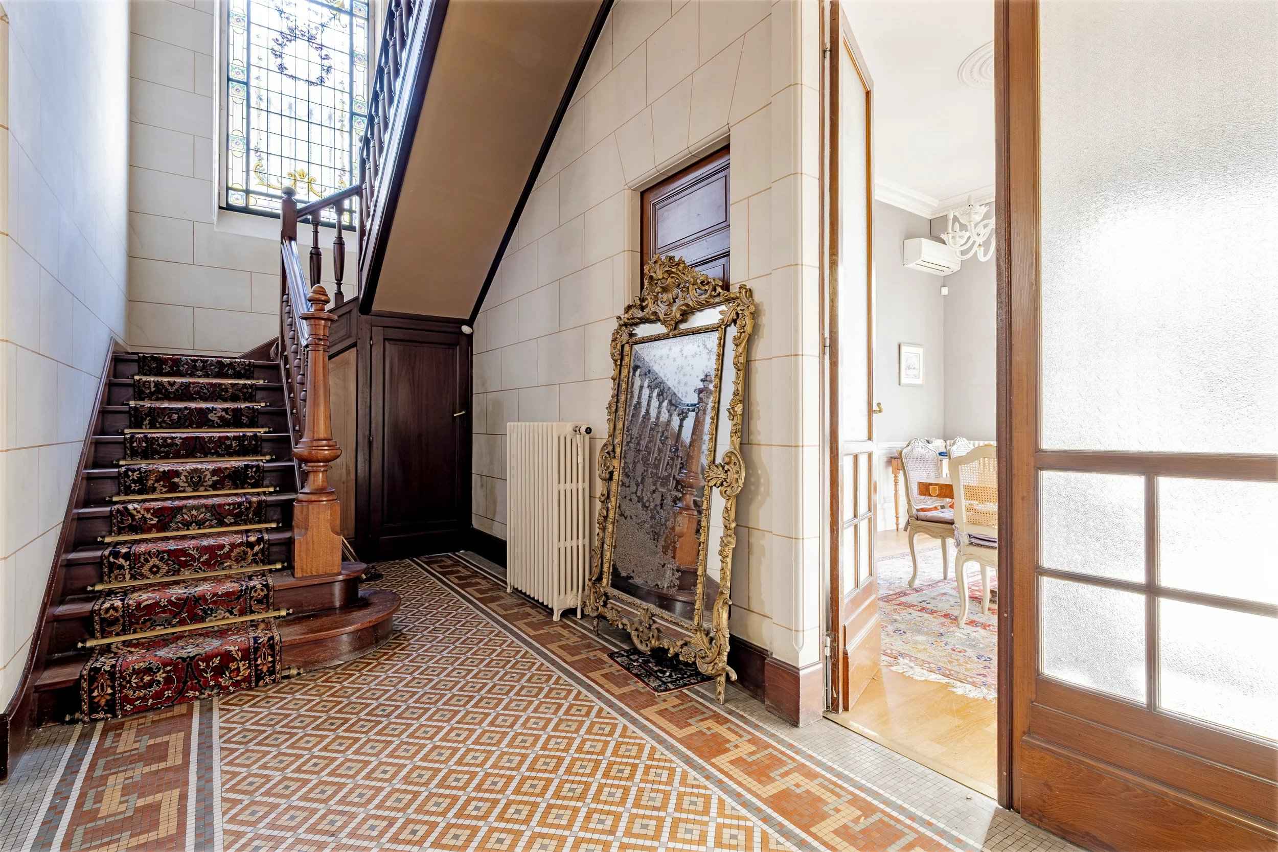 D964756e49cb2fb0437f08ef326580c1 5348d0371b 2500 original - Translation missing: en.helpers.application.image_tag.default_alt