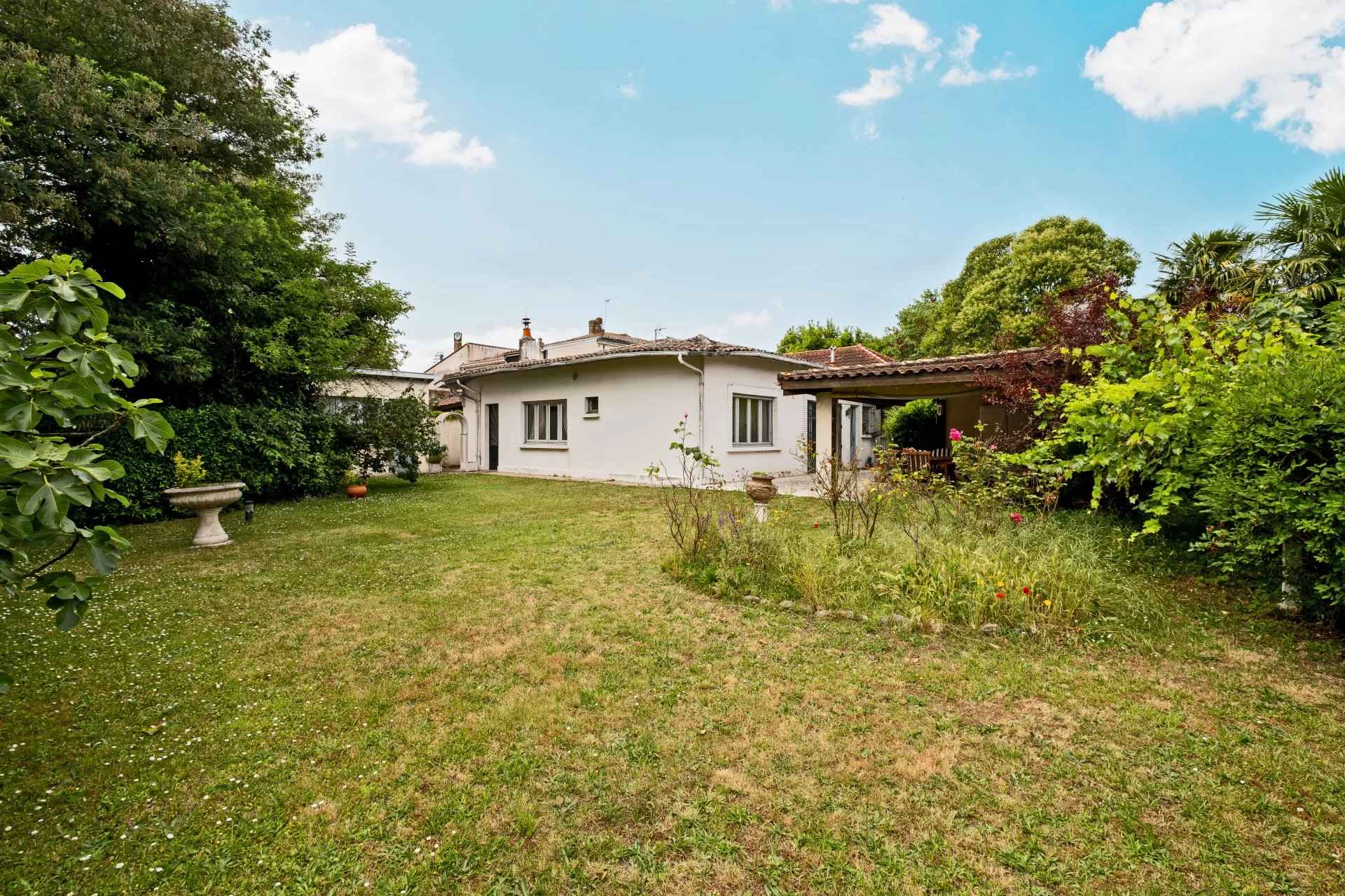 4a04cc53cf102b56e23cea4731ce607d f66d636019 1920 original - Attribut alt par défaut.