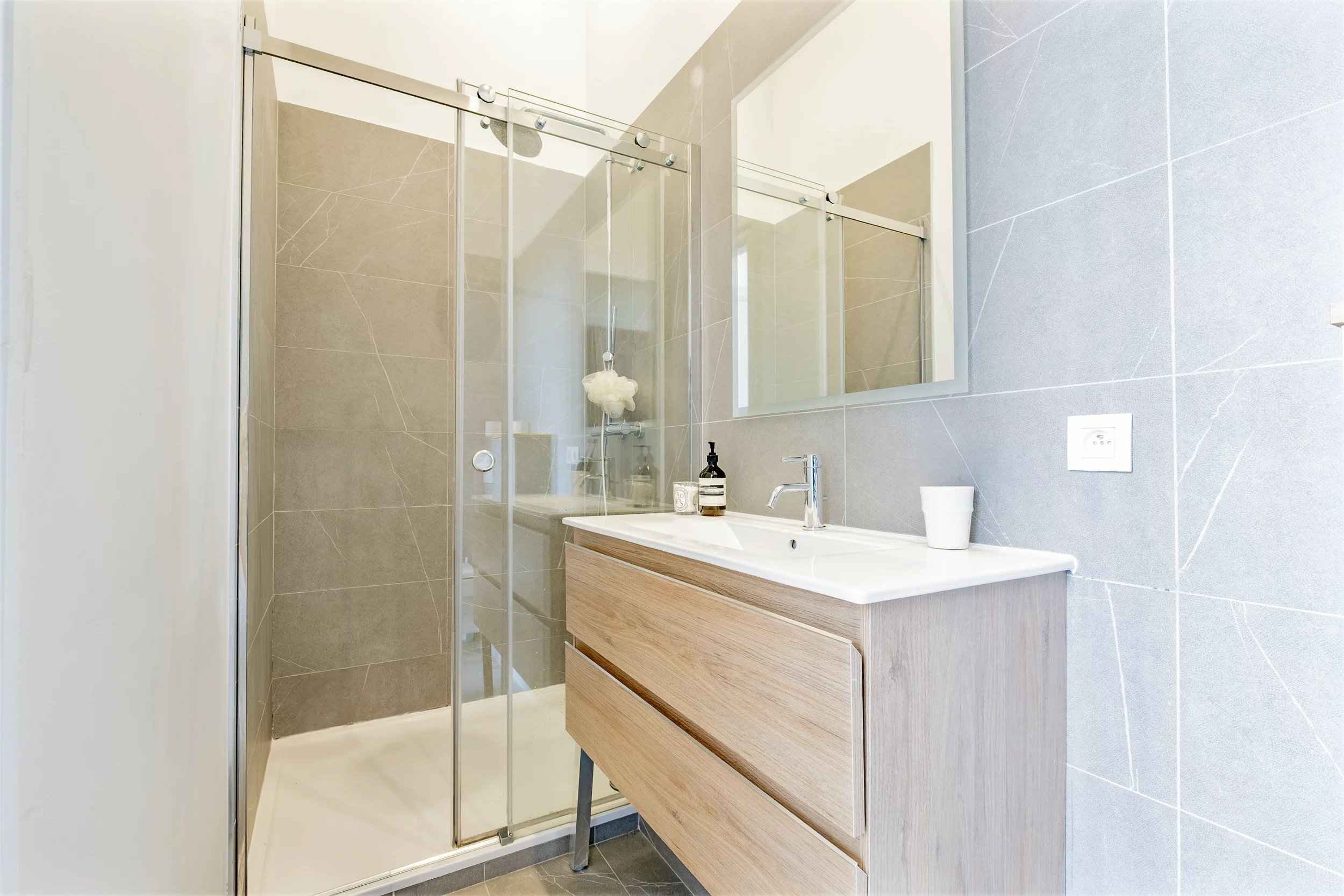 Fc182d92d38e7acd73b8904256718f84 21d6c33190 2500 original - Attribut alt par défaut.