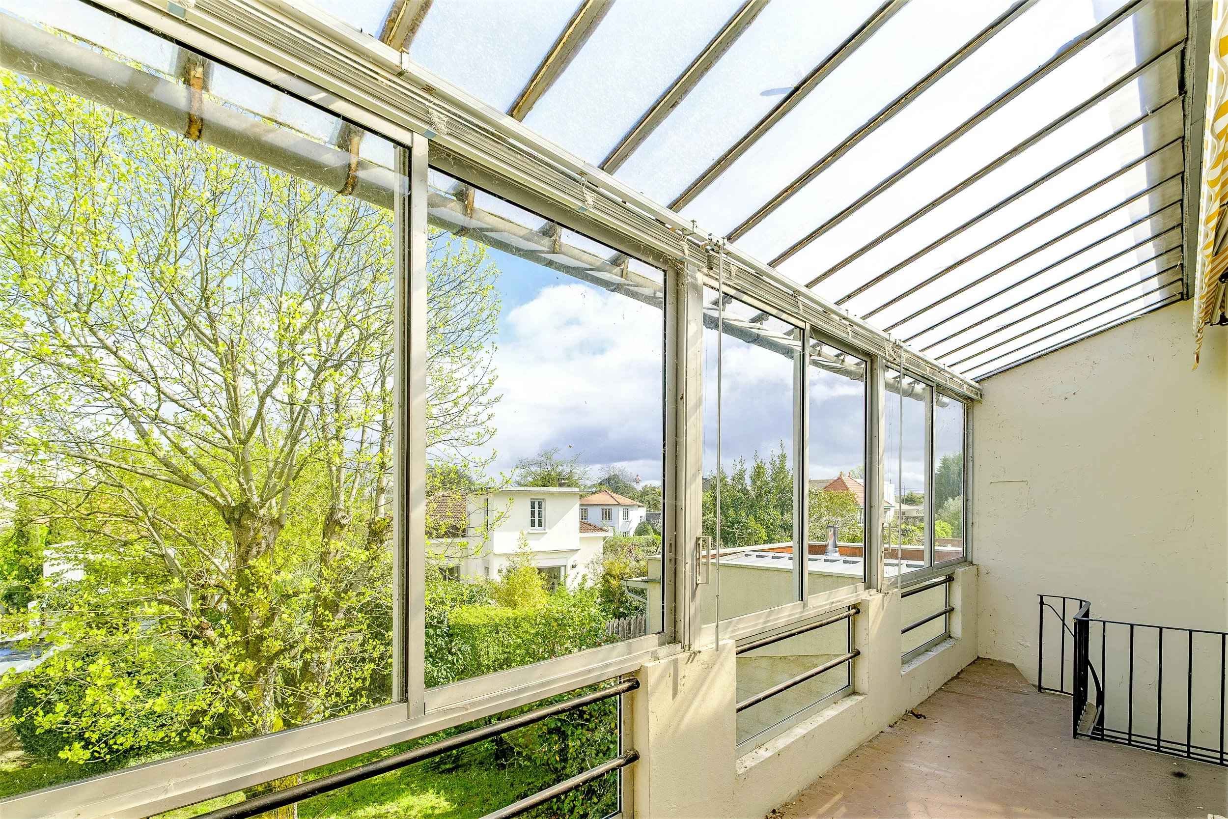 B456fb8e307359bd4e3a09d3d1d35485 62a57bcada 2500 original - Attribut alt par défaut.