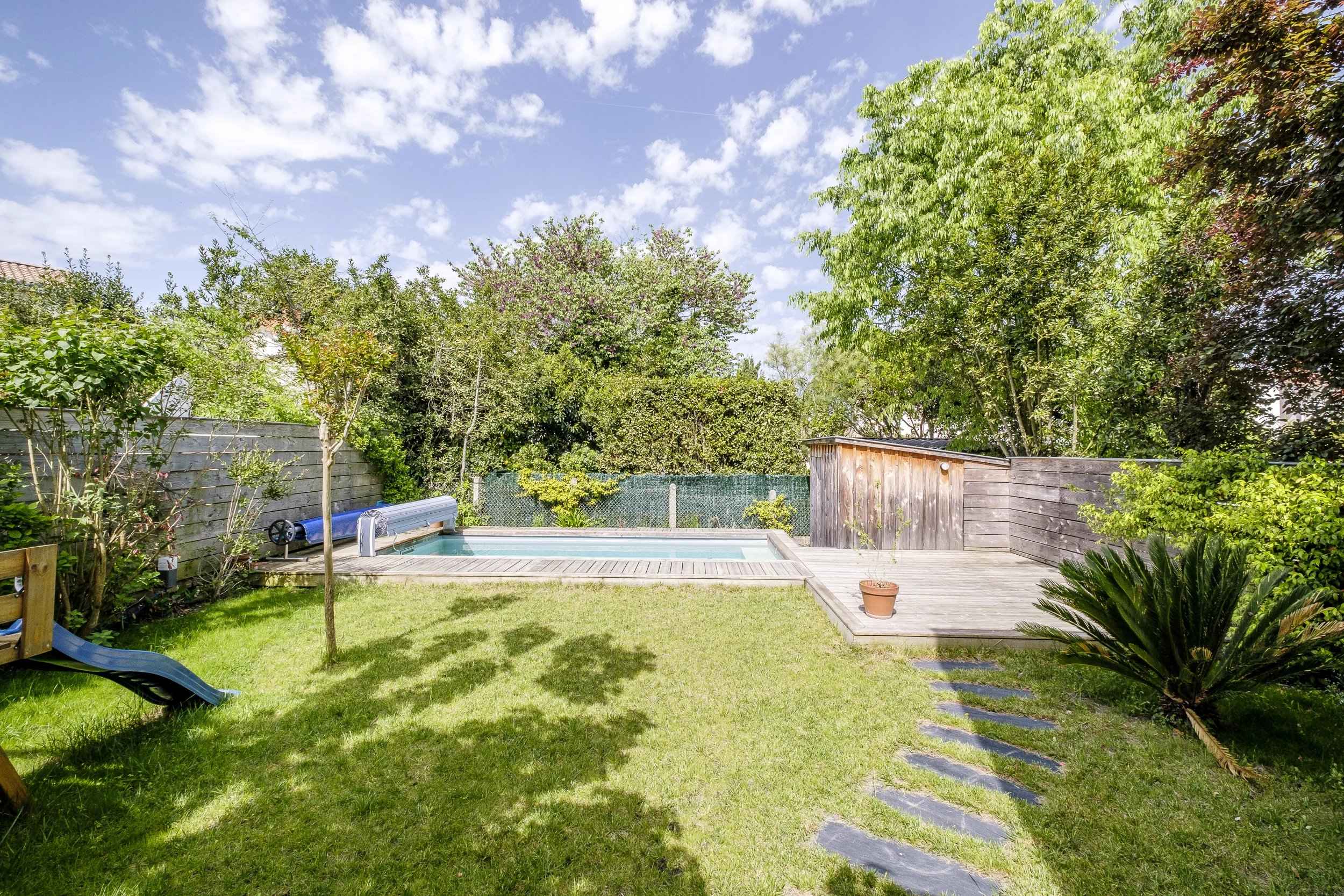 Dc6d40ea3c5301146b473df8553a6a07 d6f28a3538 2500 original - Attribut alt par défaut.