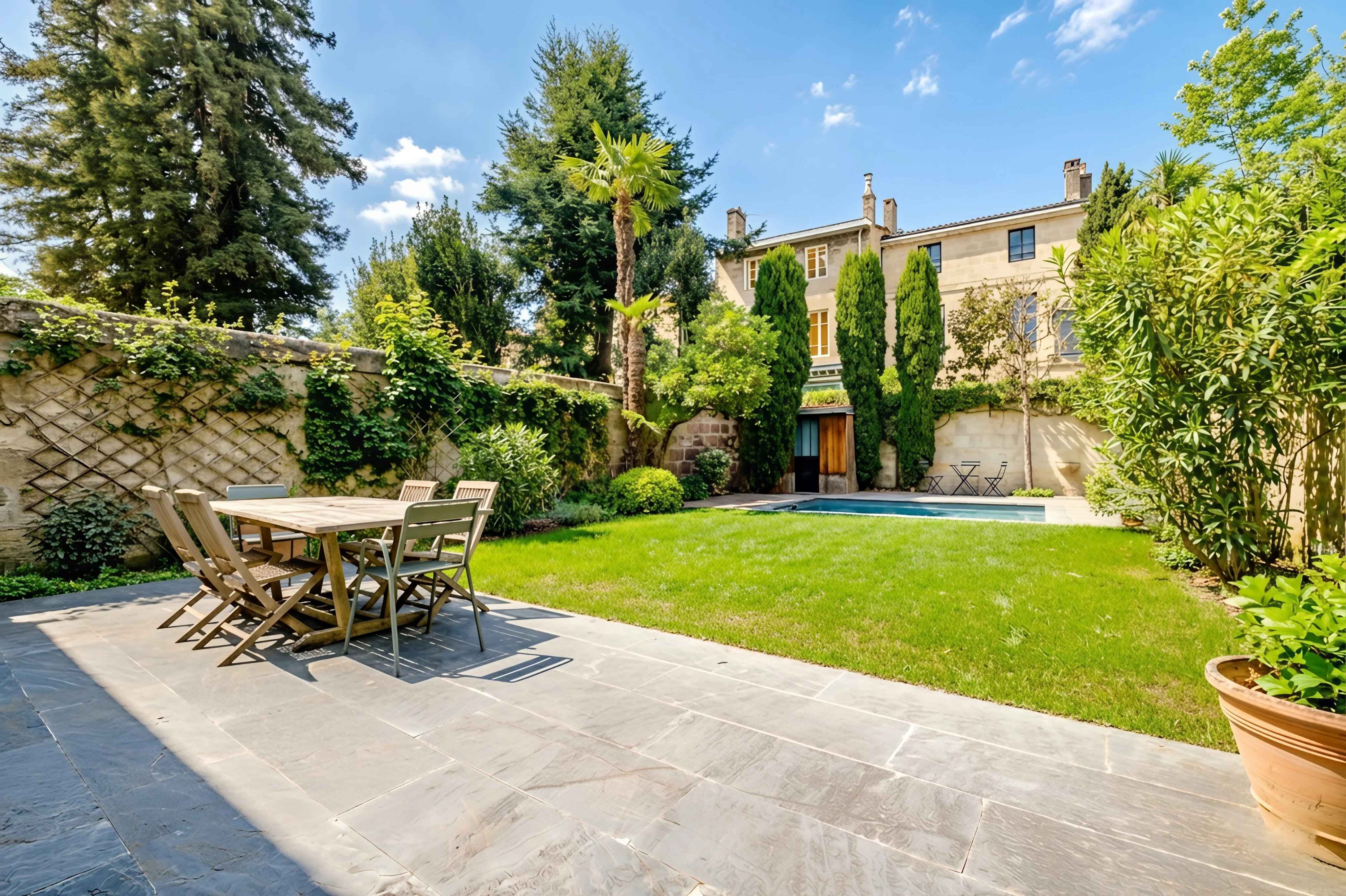 Maison à vendre de 213 m² Bordeaux saint genès