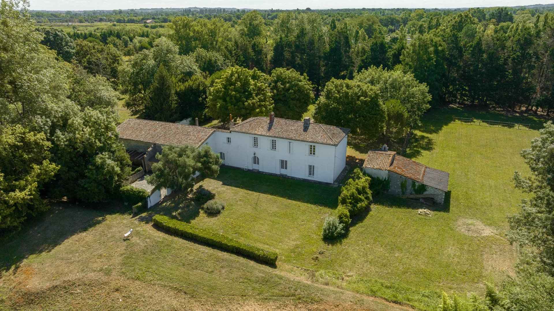 Maison à vendre avec parc de 2ha Arveyres