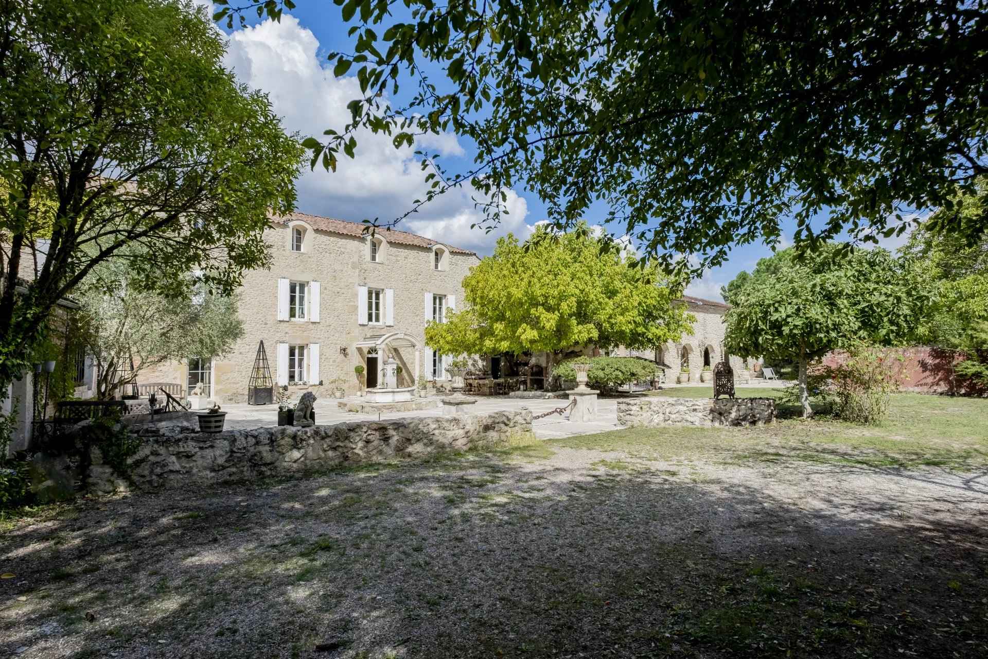 Propriété à vendre de Saint-martin-de-secas de 1022 m2