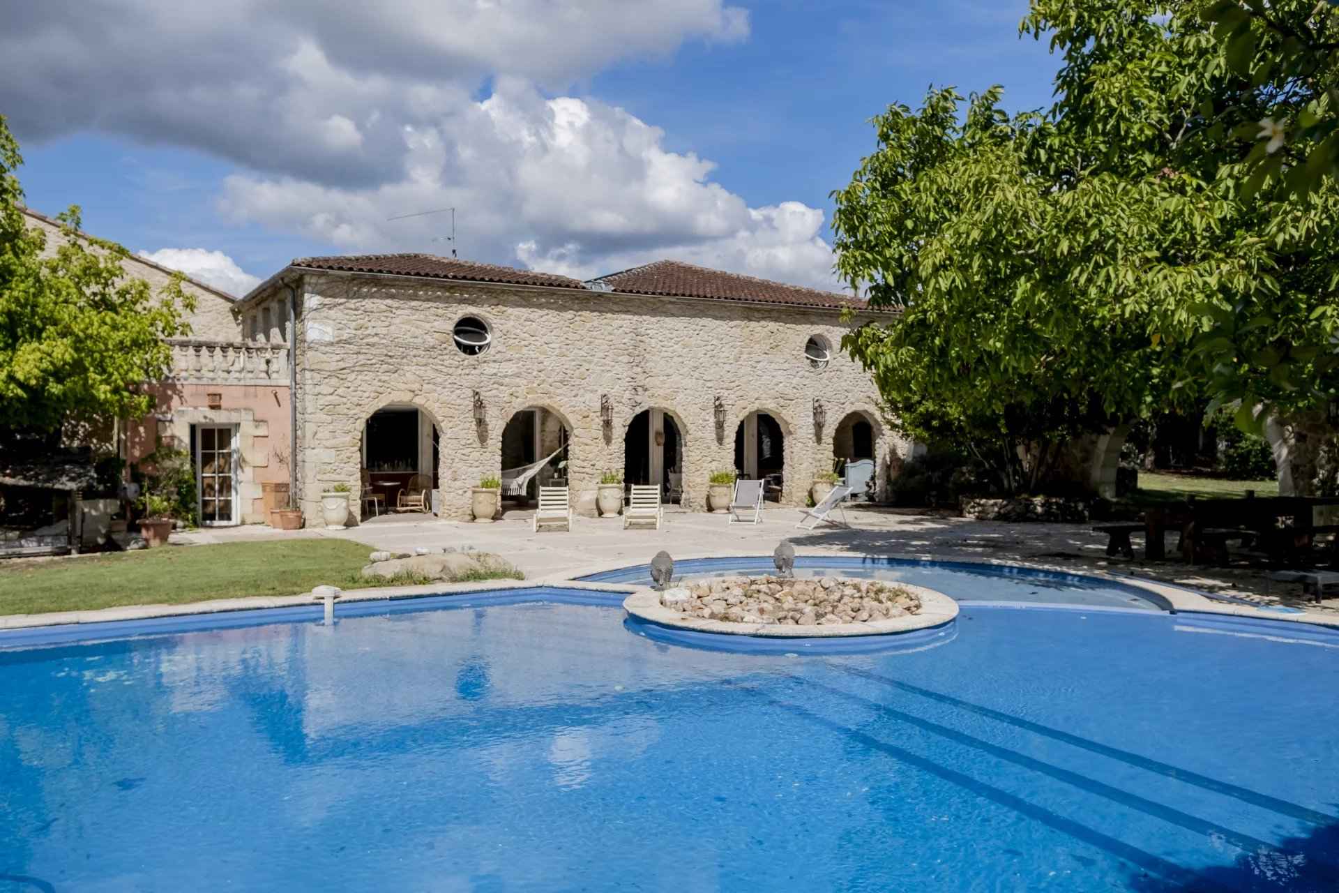 Maison à vendre de 1 022 m2 à Langon