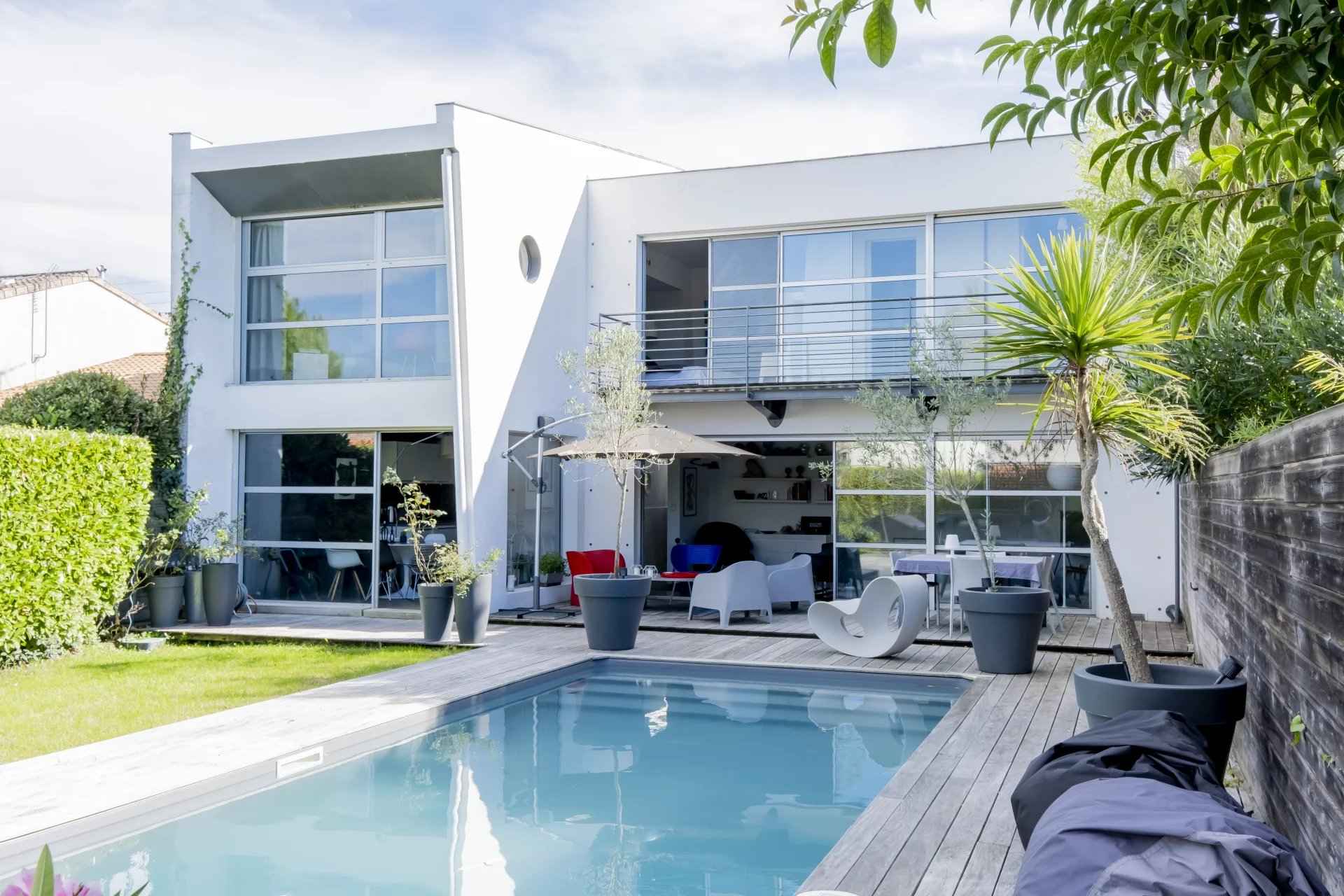 Maison à vendre Le Bouscat de 190 m2 avec jardin et piscine