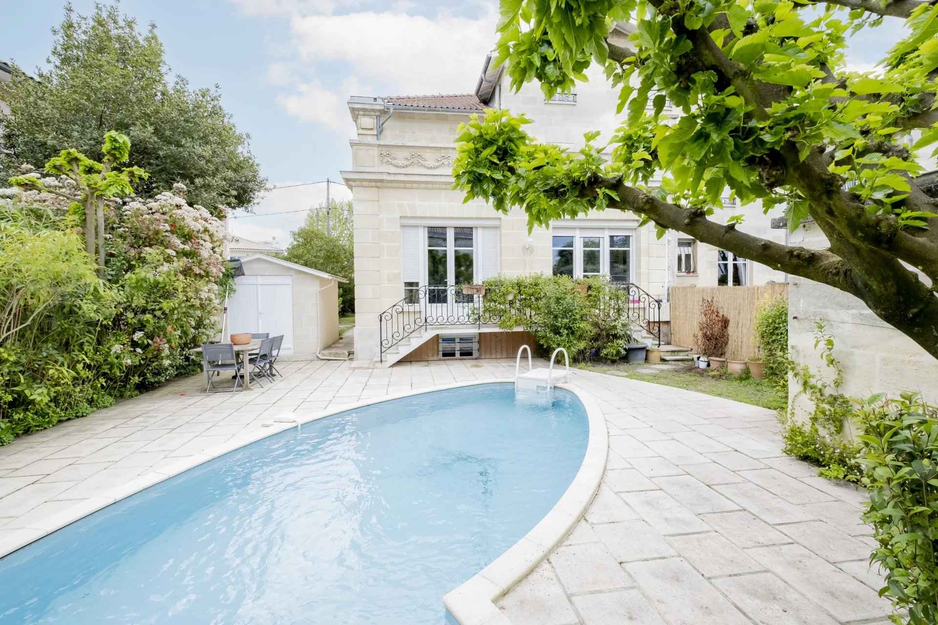 Maison à vendre avec jardin et piscine Bordeaux Caudéran