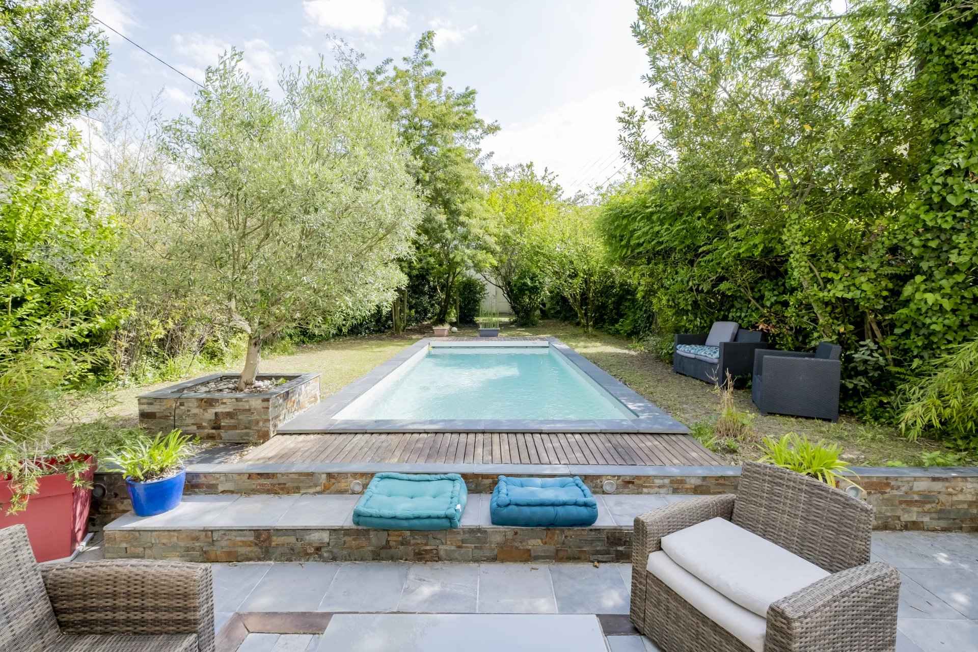 Maison a vendre Bordeaux Caudéran de 253 m2 avec jardin et piscine