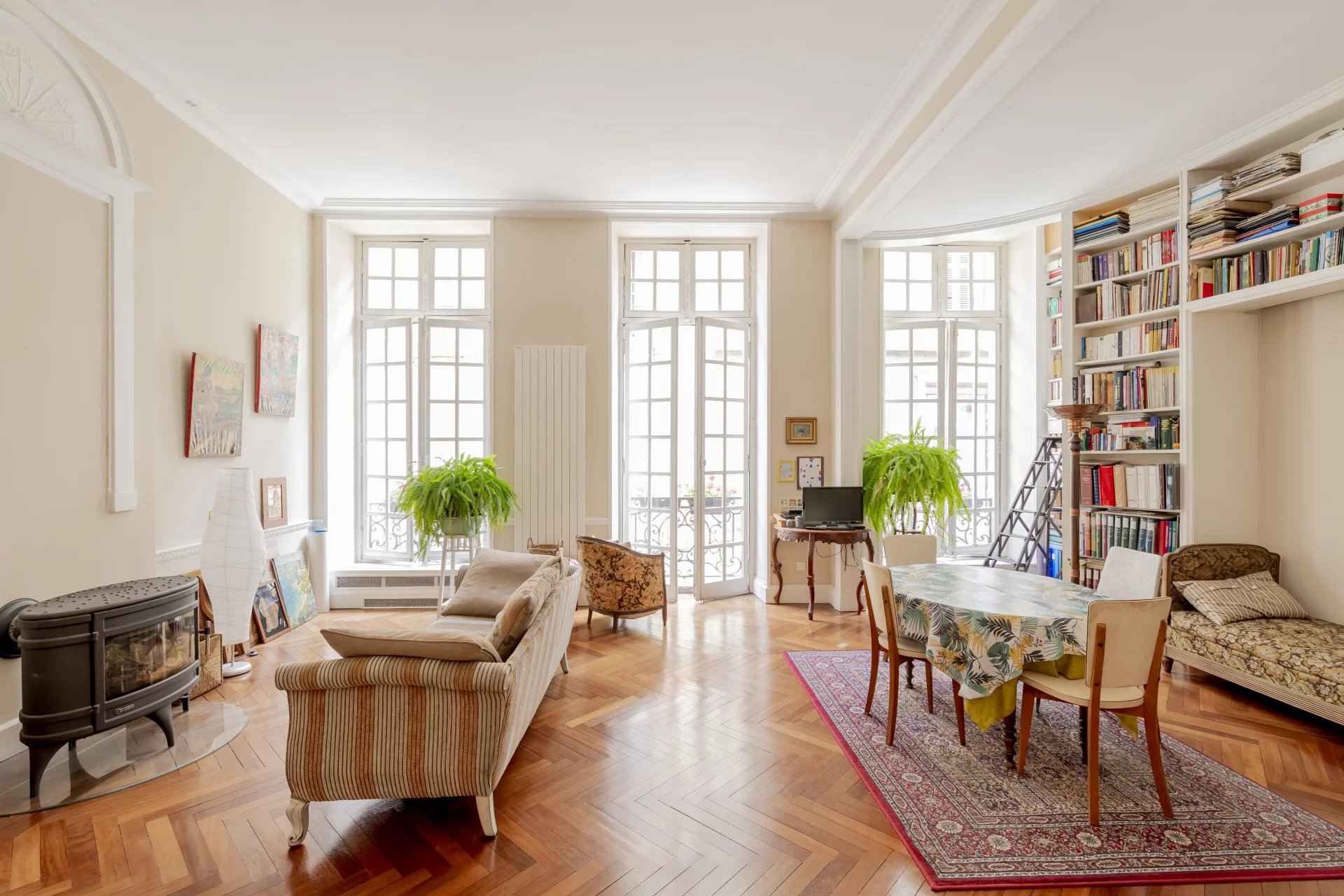 À vendre Appartement Bordeaux Chartrons 97 m² - 1/2 chambres